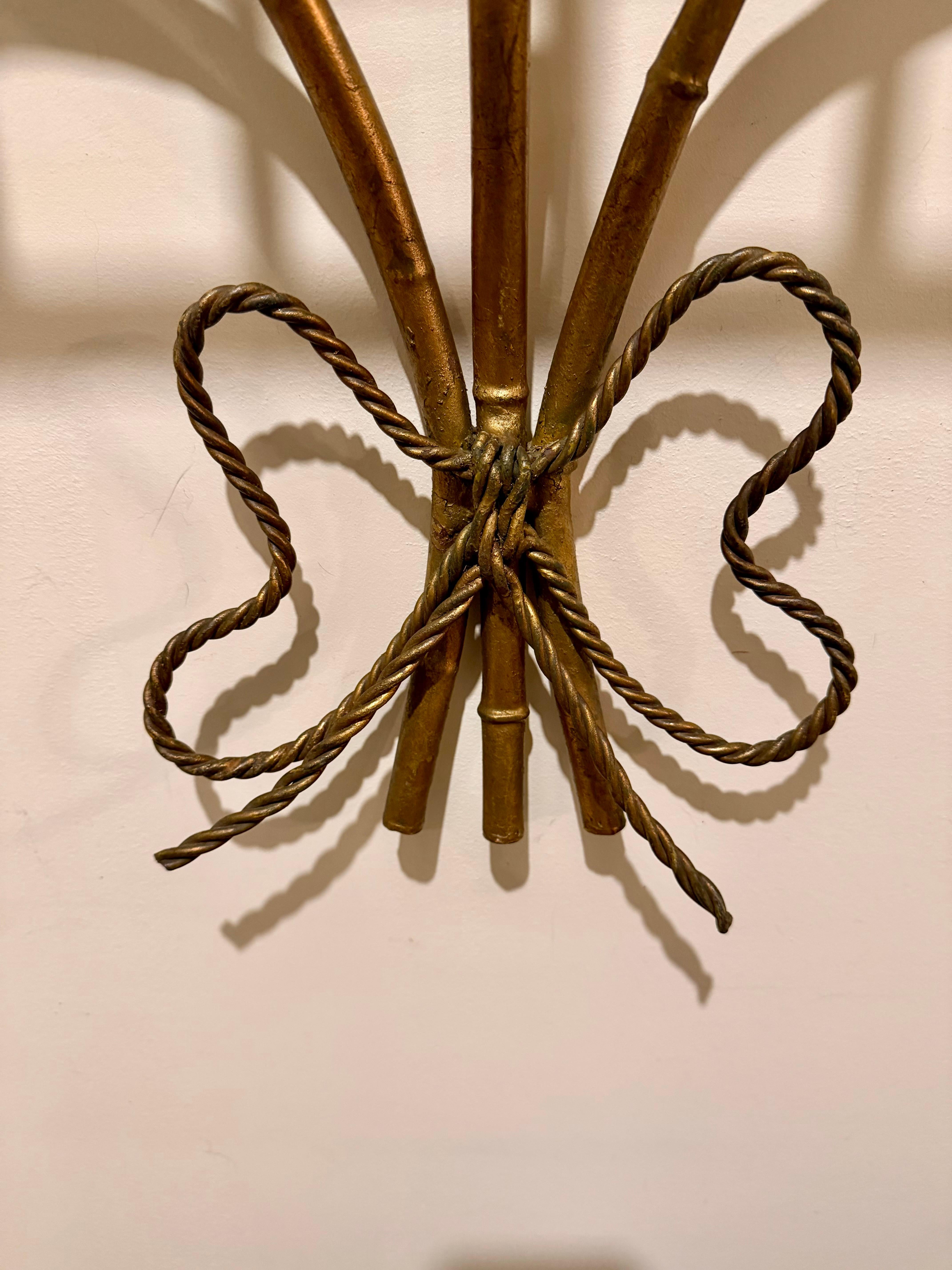 Console / Etagère murale en faux bambou et fer doré italien en vente 2