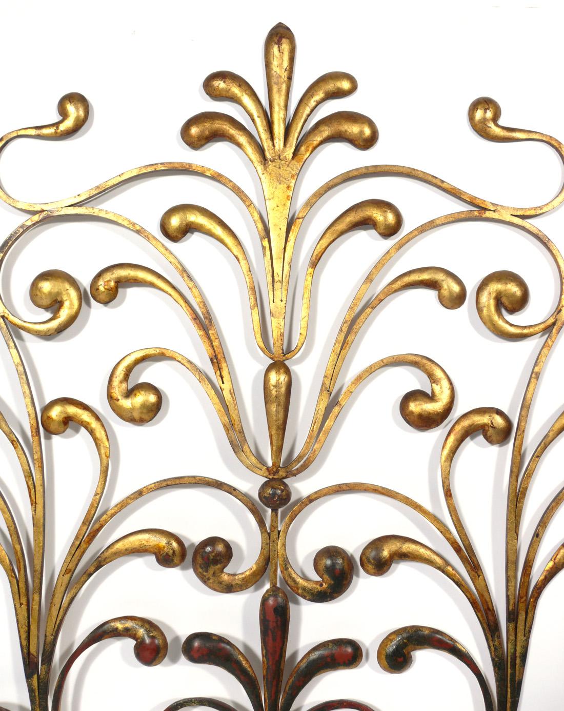 Hollywood Regency Tête de lit italienne dorée de taille King Size en vente