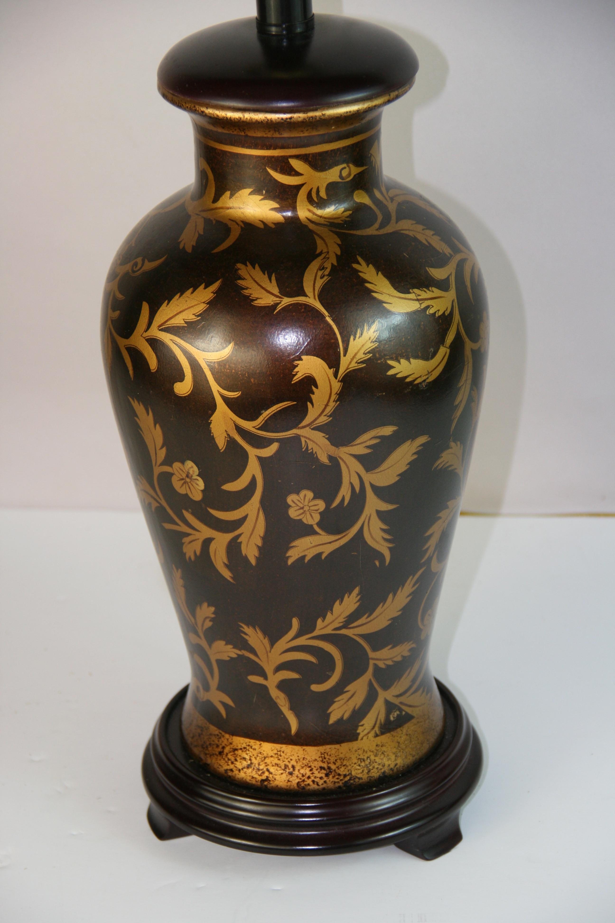 Late 20th Century Italian Gilt Leaves and Flower Ceramic Lamps a Pair For Sale