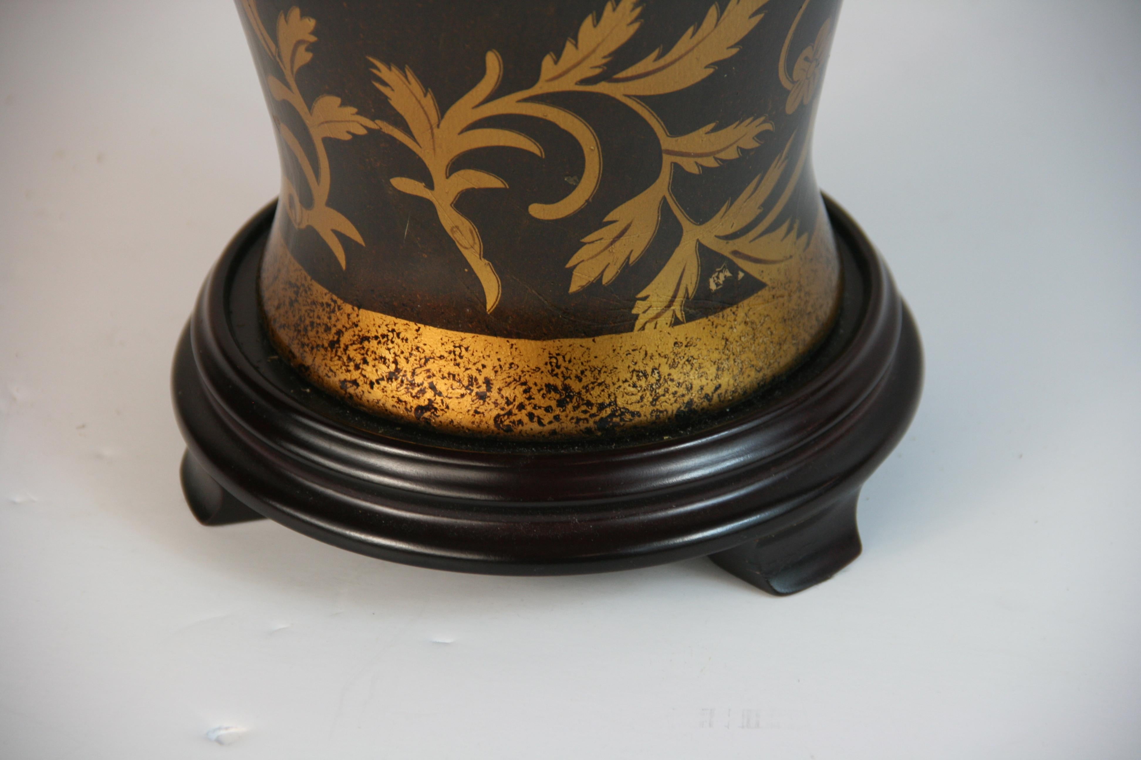 Italian Gilt Leaves and Flower Ceramic Lamps a Pair For Sale 3