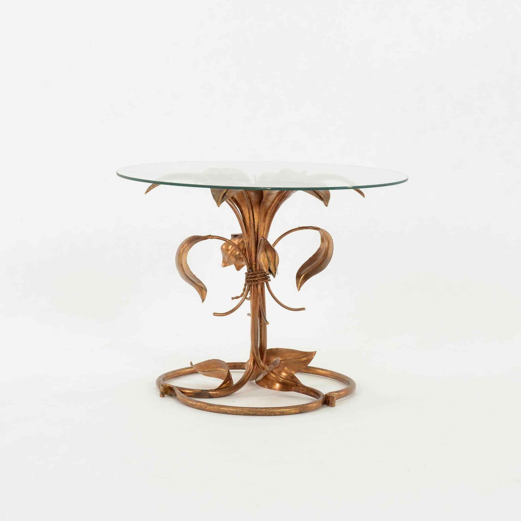 Italian Gilt Lily Side Table In Good Condition For Sale In Houston, TX