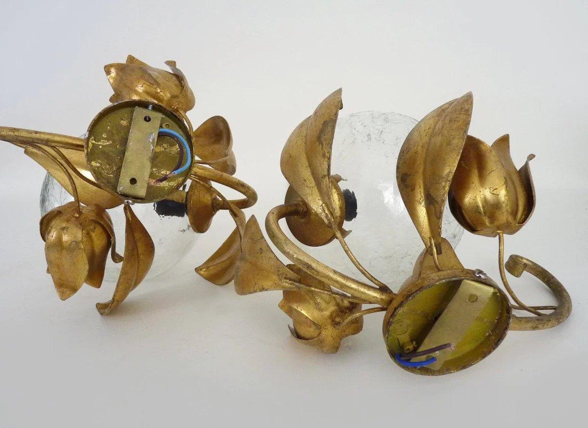 Milieu du XXe siècle Appliques italiennes à globe en métal doré et verre en vente