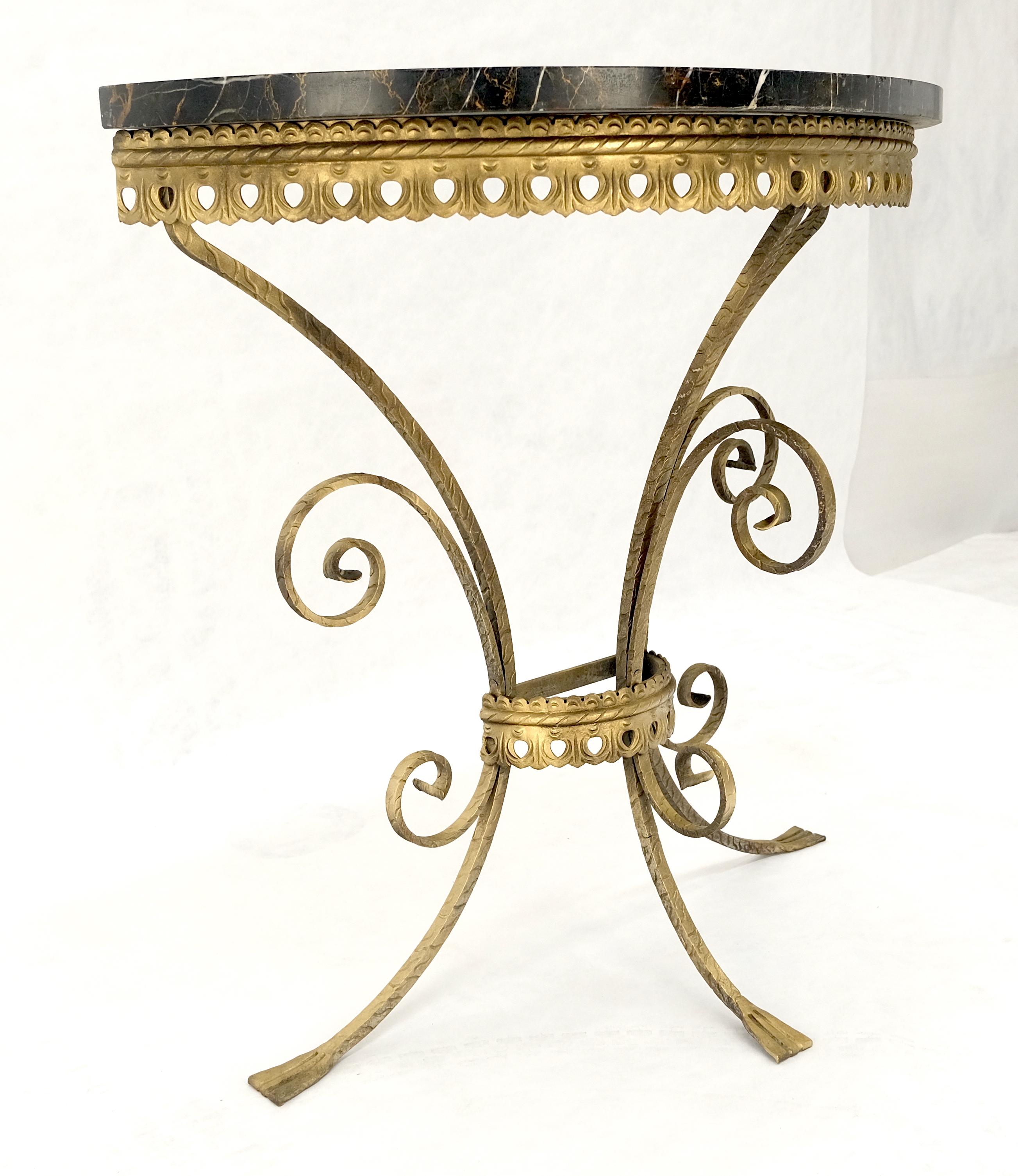 Table console italienne en métal doré et marbre noir Petit Demilune MINT en vente 8