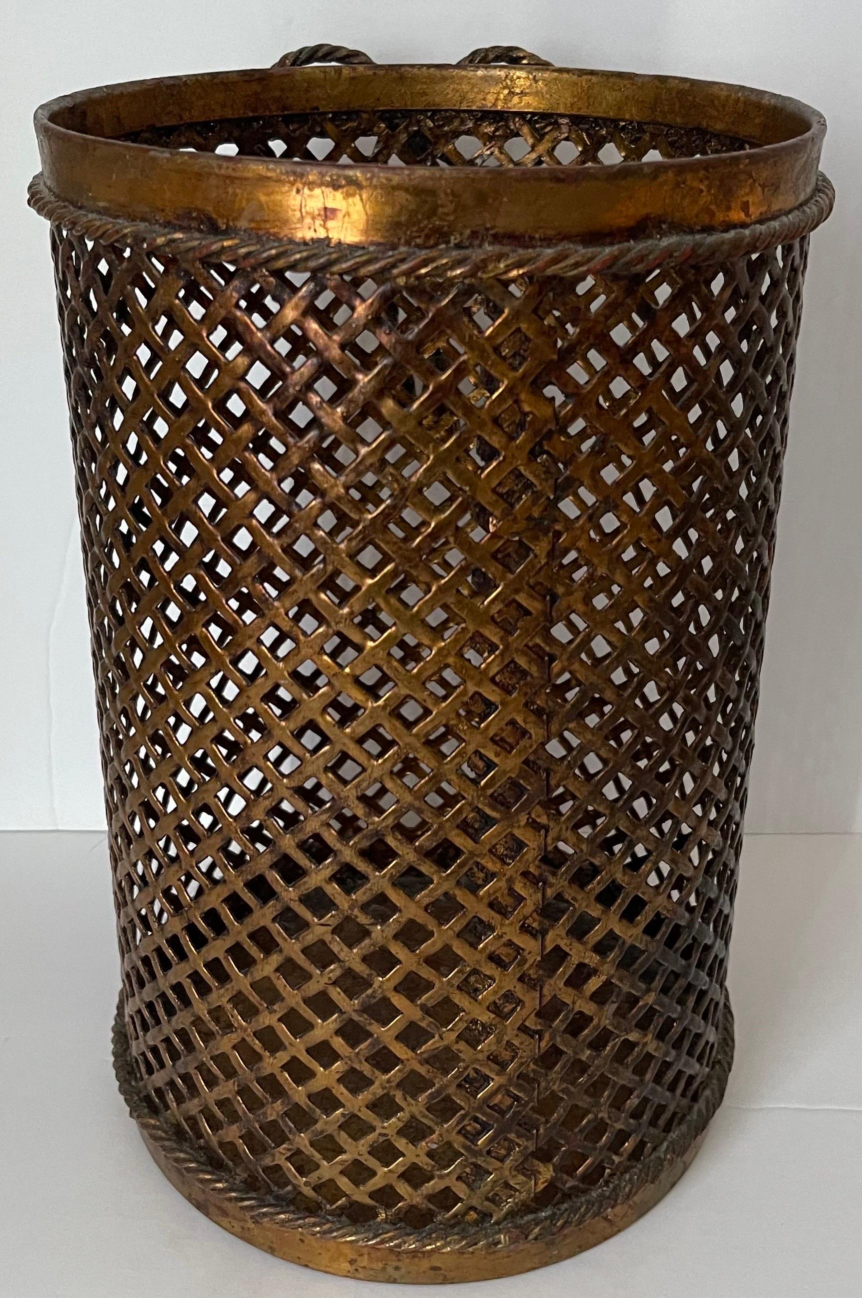 Italian Gilt Metal Bow Wastepaper Basket In Good Condition For Sale In Stamford, CT