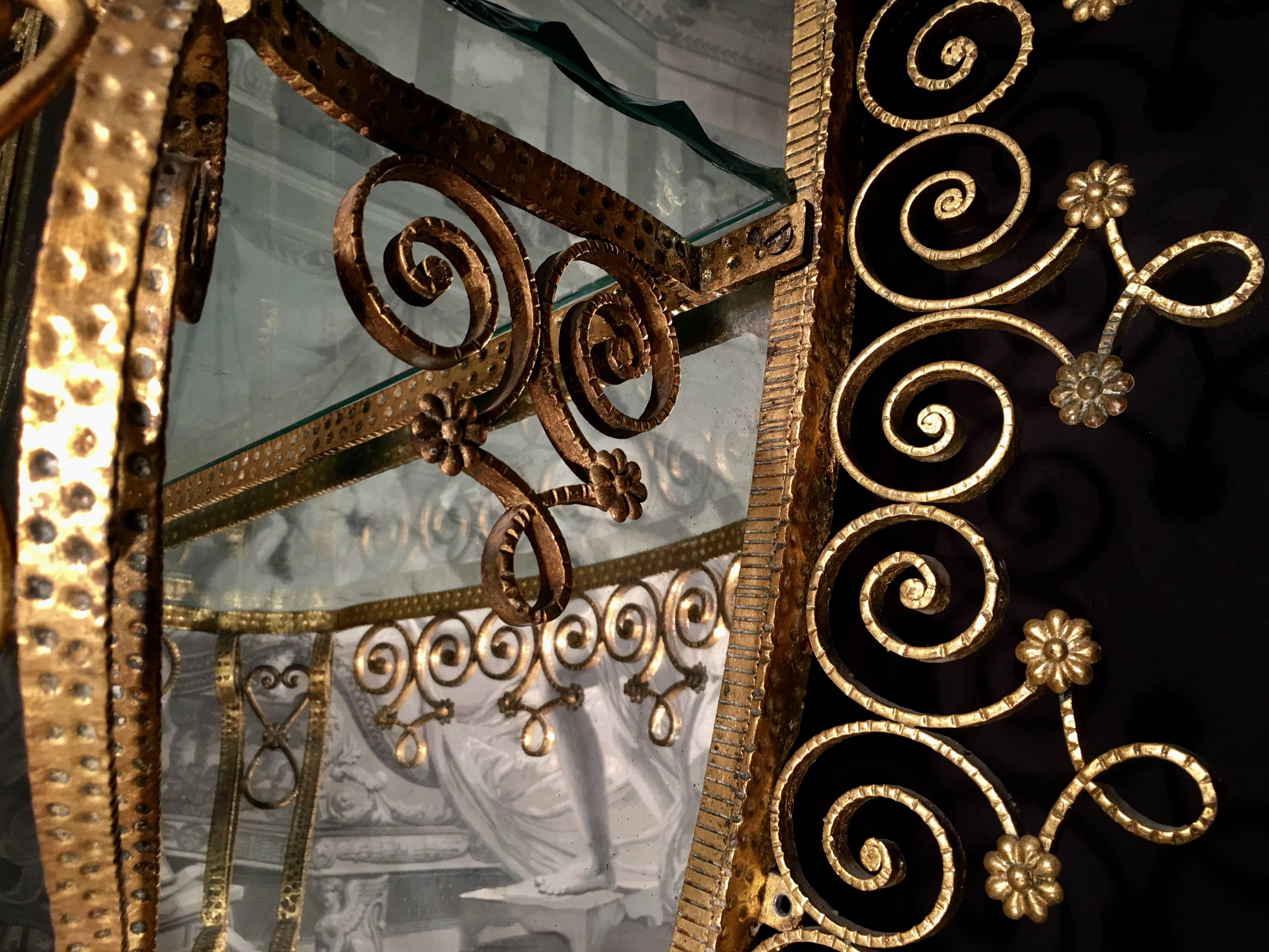 Laiton Console italienne en métal doré et miroir de Pier Luigi Colli, 1955 en vente