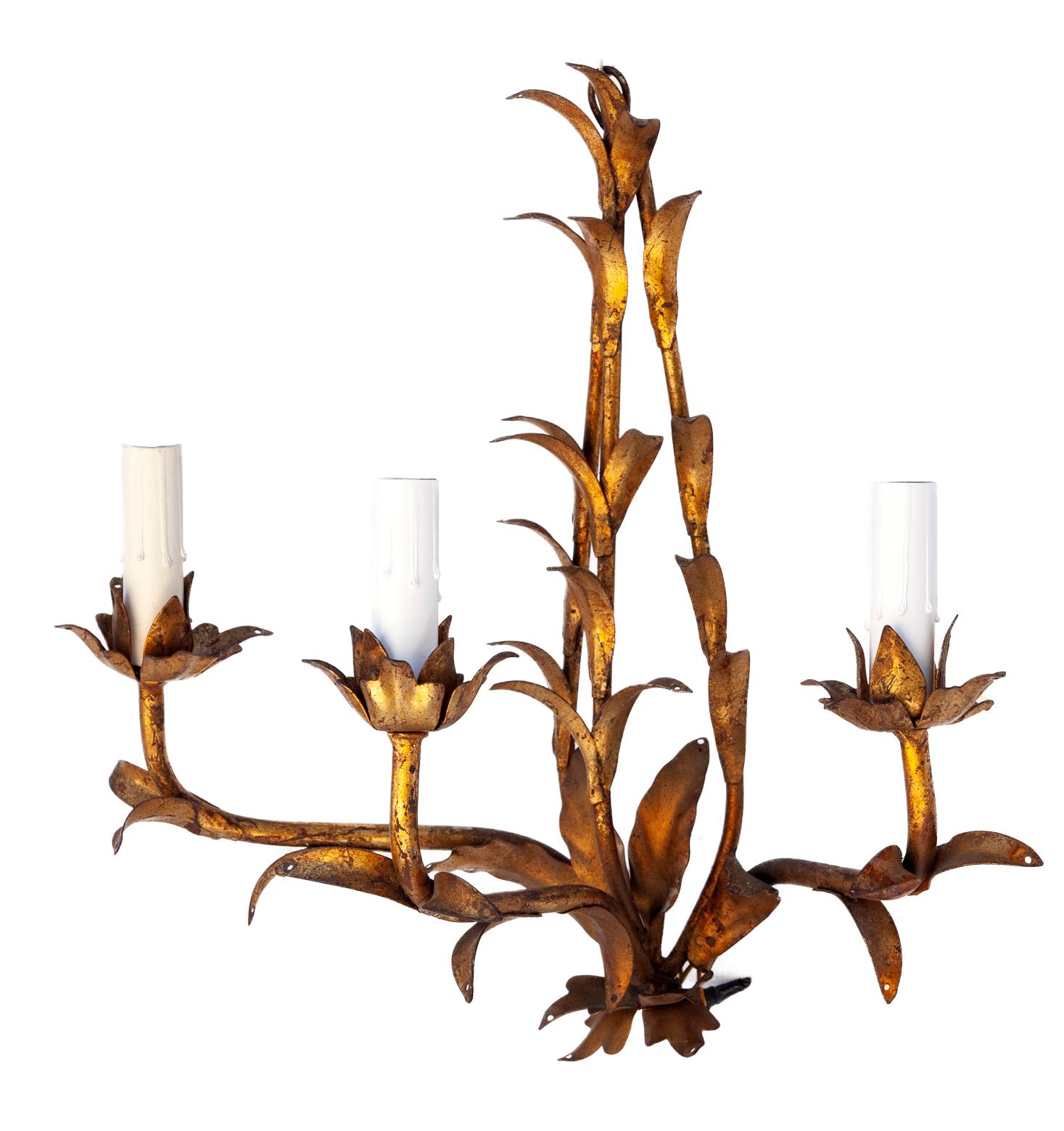 Italienische vergoldete Metall- und Kristall-Wandleuchter /Drei Lights, ein Paar im Angebot 2