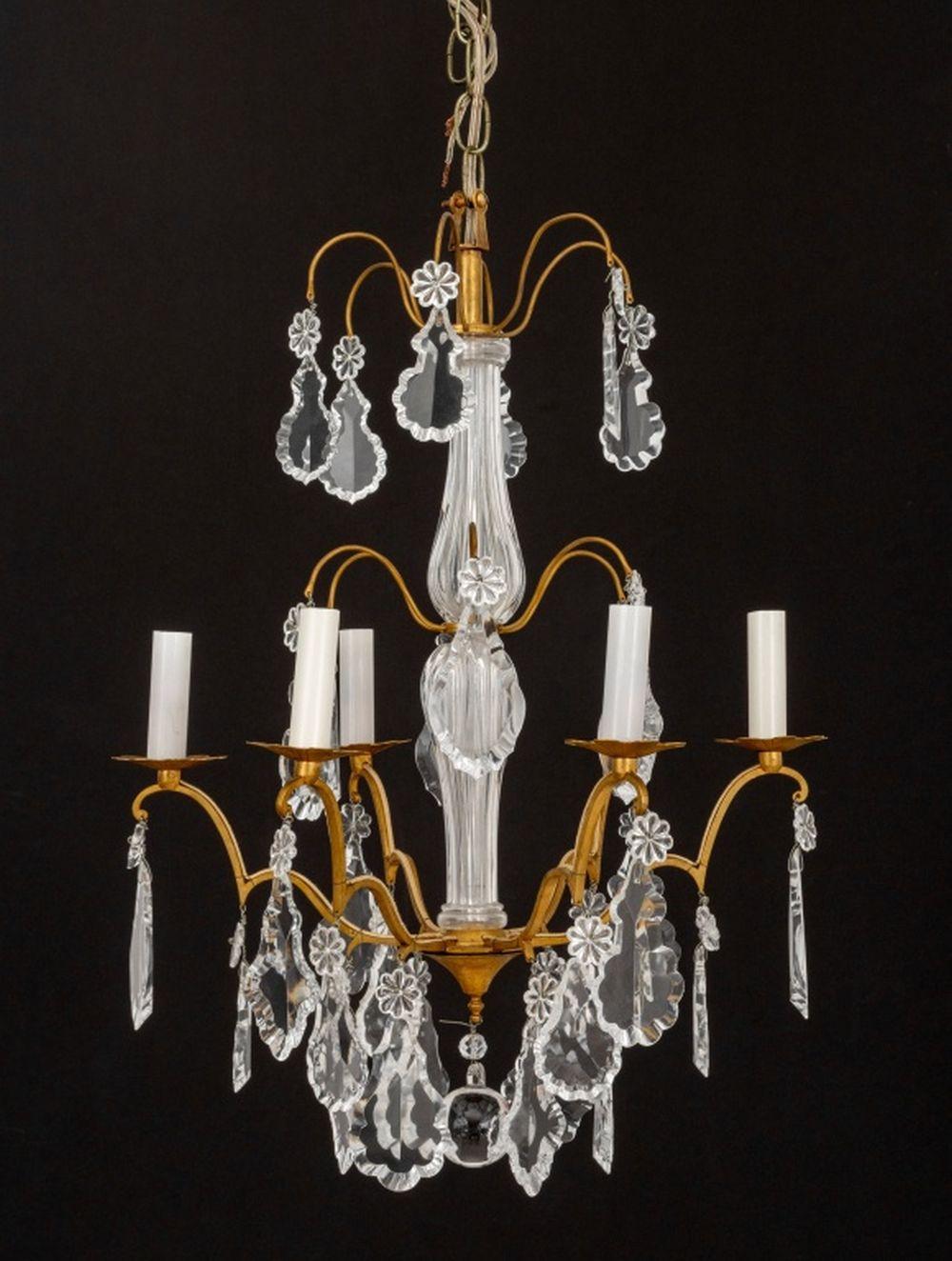 Lustre italien à six lumières en métal doré et verre taillé en vente 3