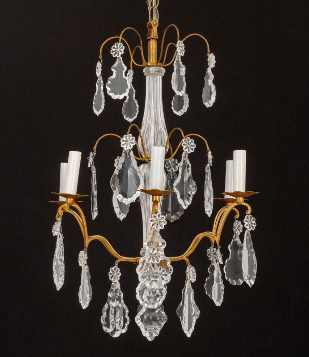 Moderne Lustre italien à six lumières en métal doré et verre taillé en vente