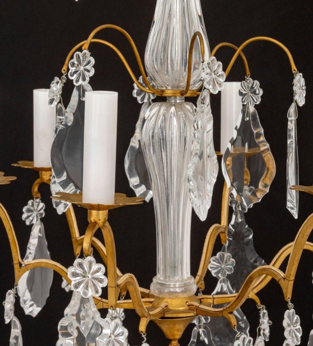 20ième siècle Lustre italien à six lumières en métal doré et verre taillé en vente