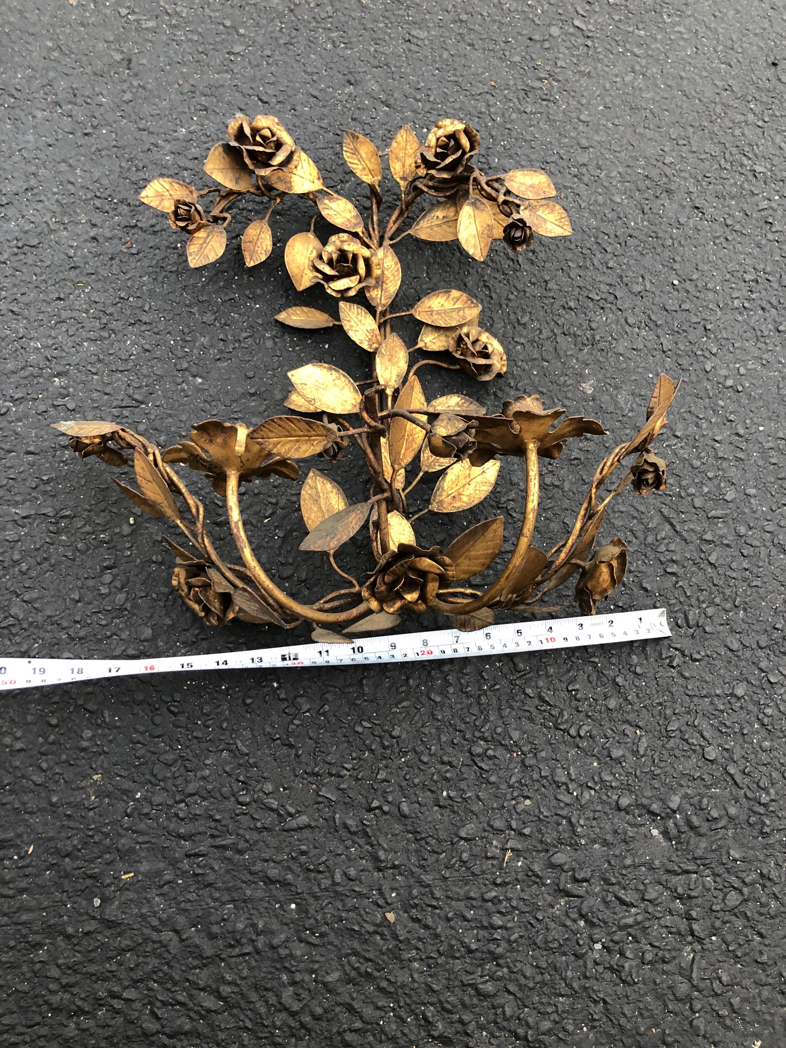 Italian Gilt Metal Floral Wall Sconce For Sale 2