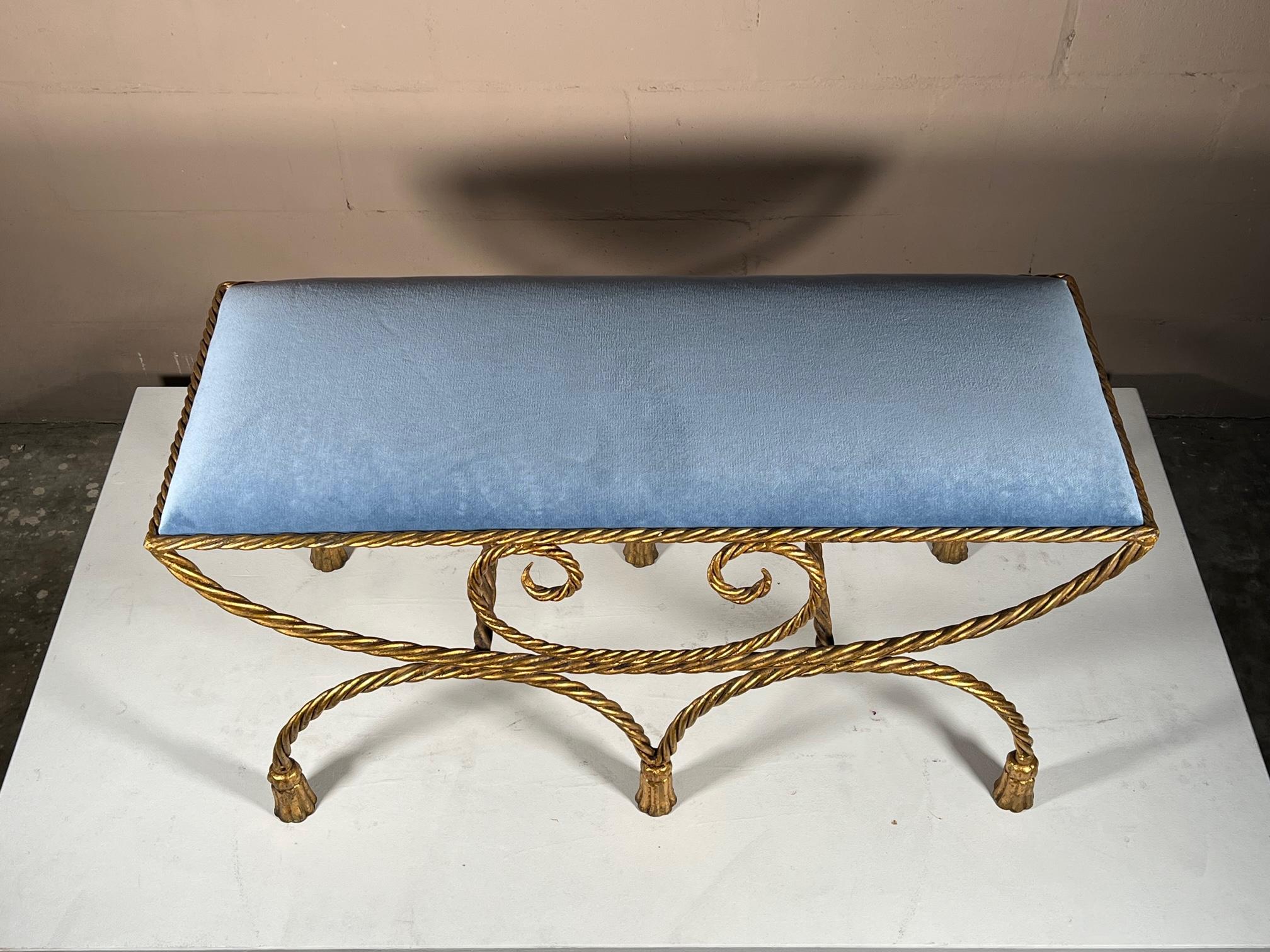 Italian Gilt Metal Hollywood Regency Bench In Good Condition For Sale In St.Petersburg, FL