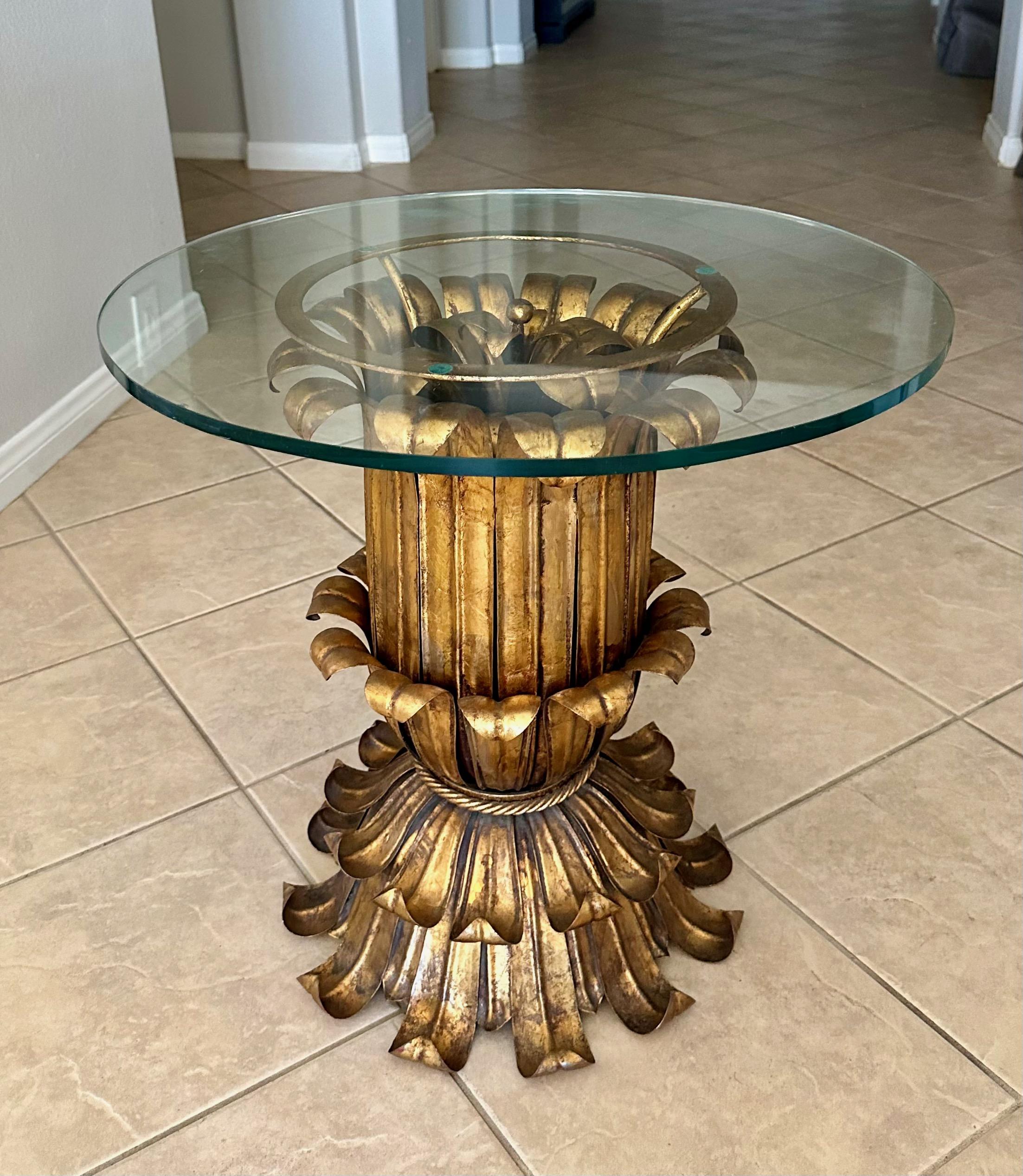 Table d'appoint italienne Hollywood Regency en métal doré Bon état - En vente à Palm Springs, CA