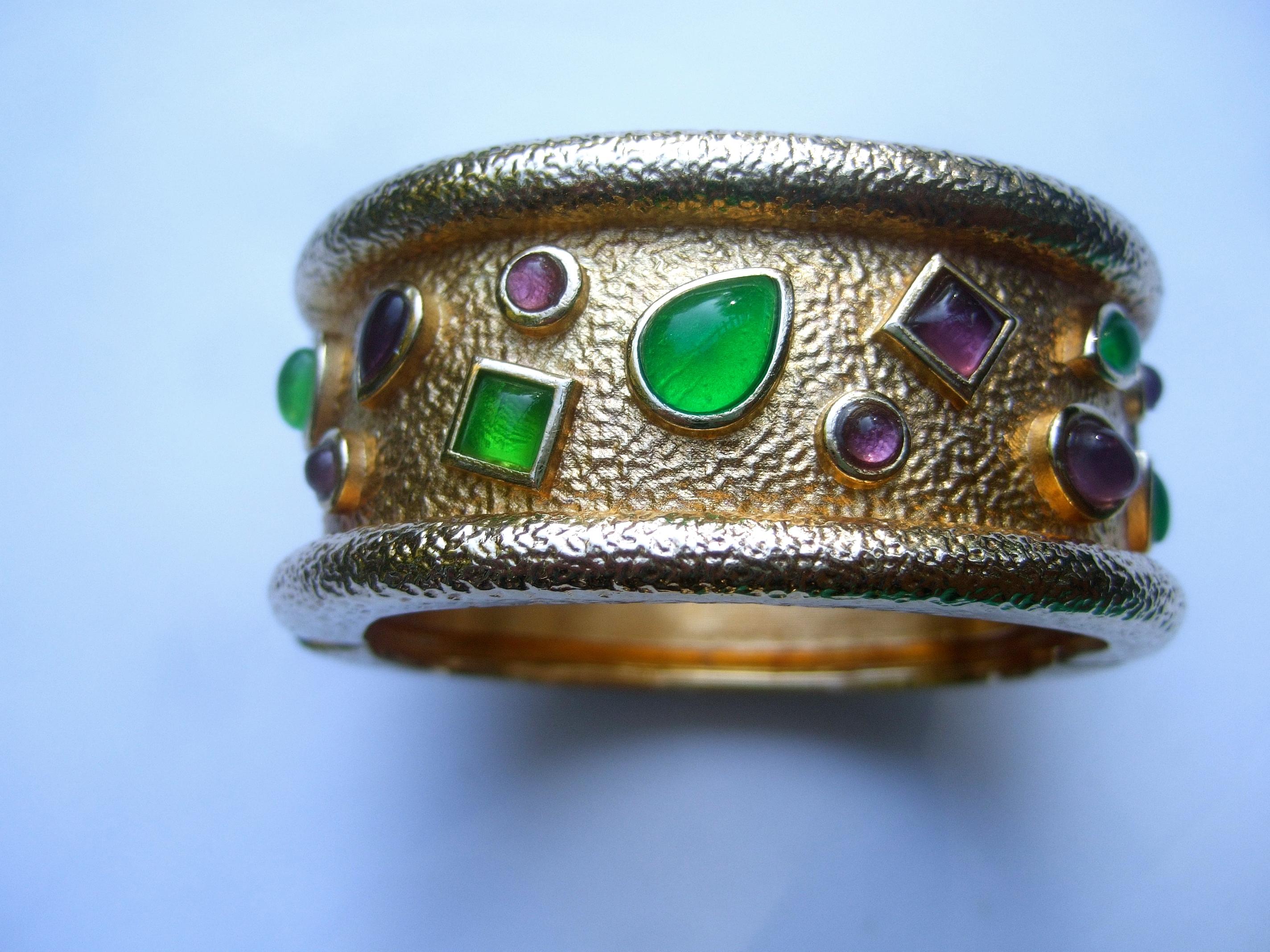 Italian Gilt Metal Jeweled Poured Glass Wide Hinged Cuff Bracelet c 1980s For Sale 10