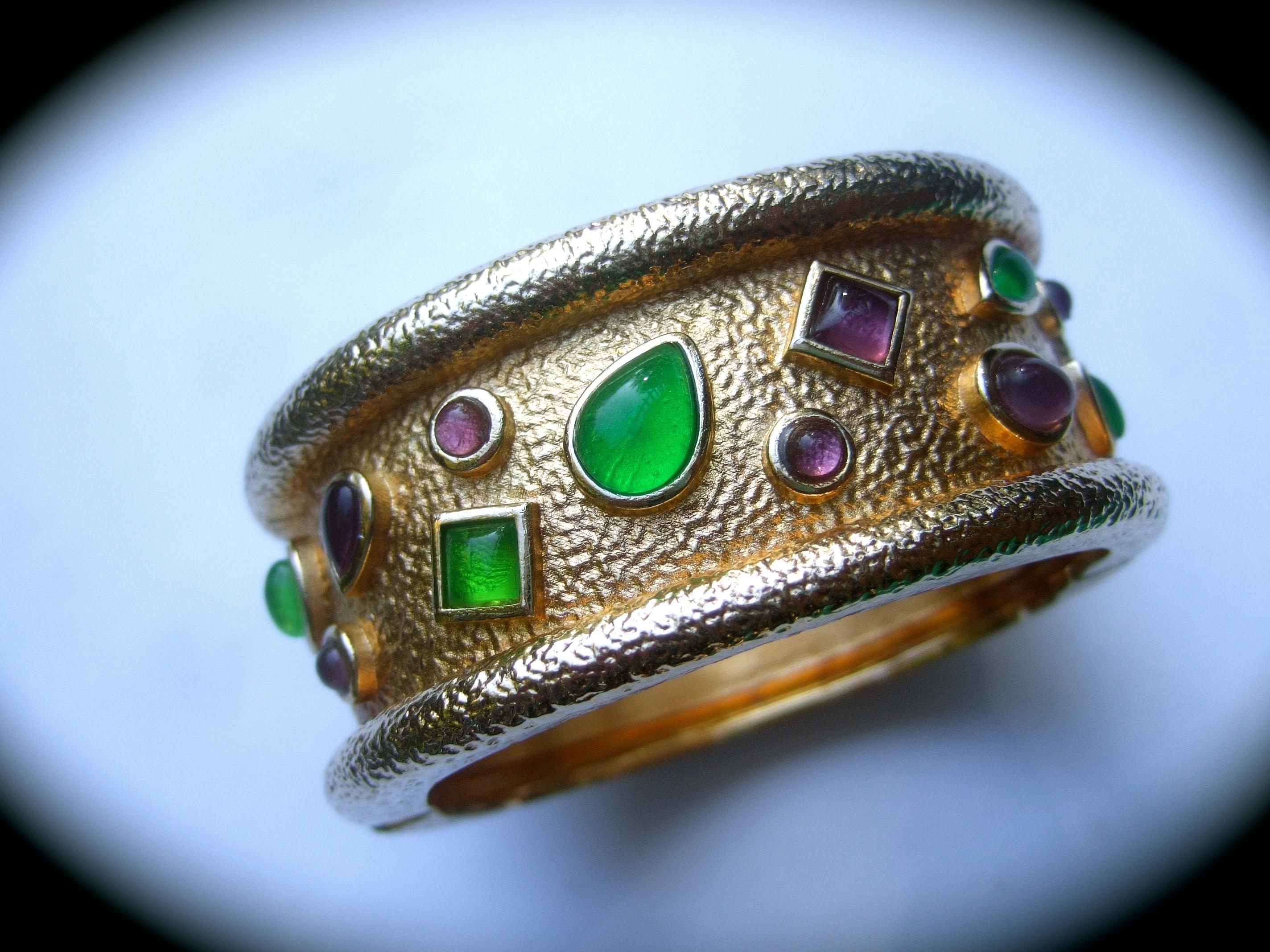 Italian Gilt Metal Jeweled Poured Glass Wide Hinged Cuff Bracelet c 1980s For Sale 15