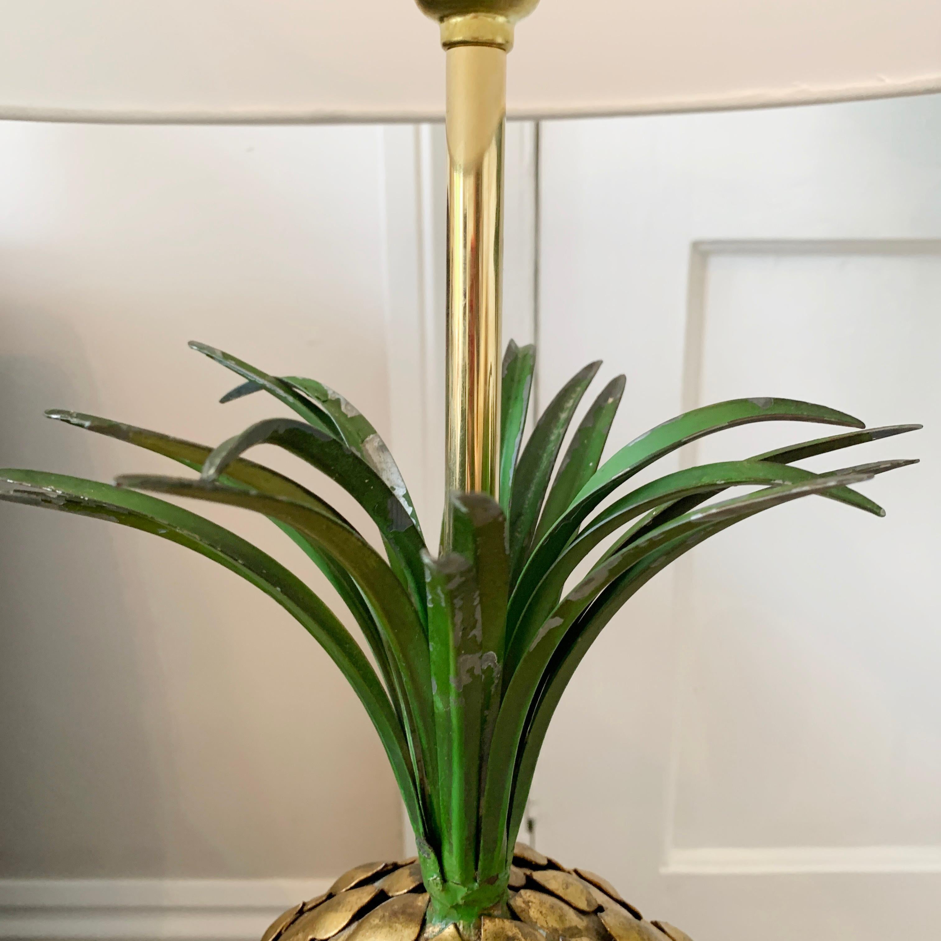 Lampe de table italienne à ananas en métal doré 1950 Bon état - En vente à Hastings, GB