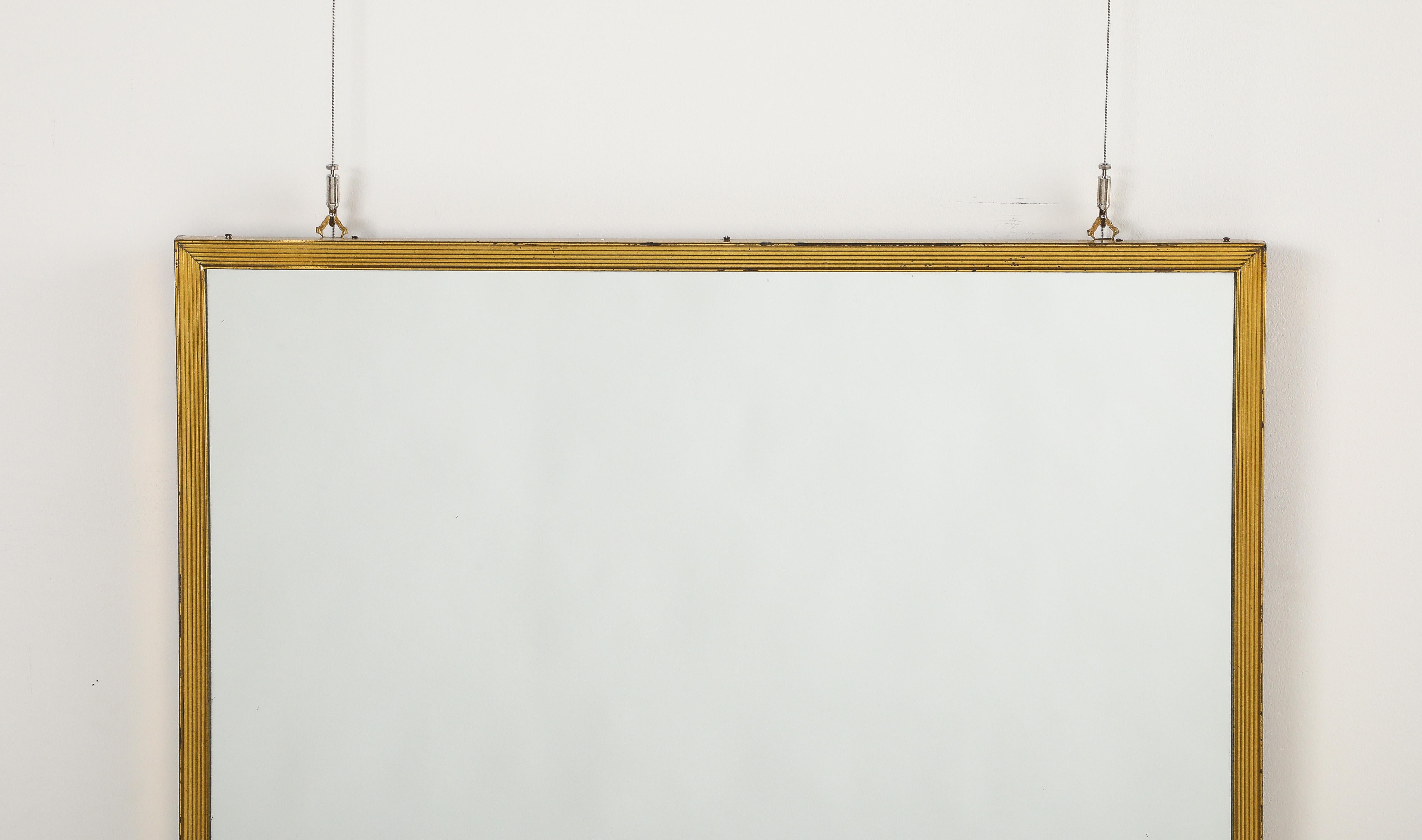 Specchio italiano a coste in metallo dorato, circa 1970 in vendita 8