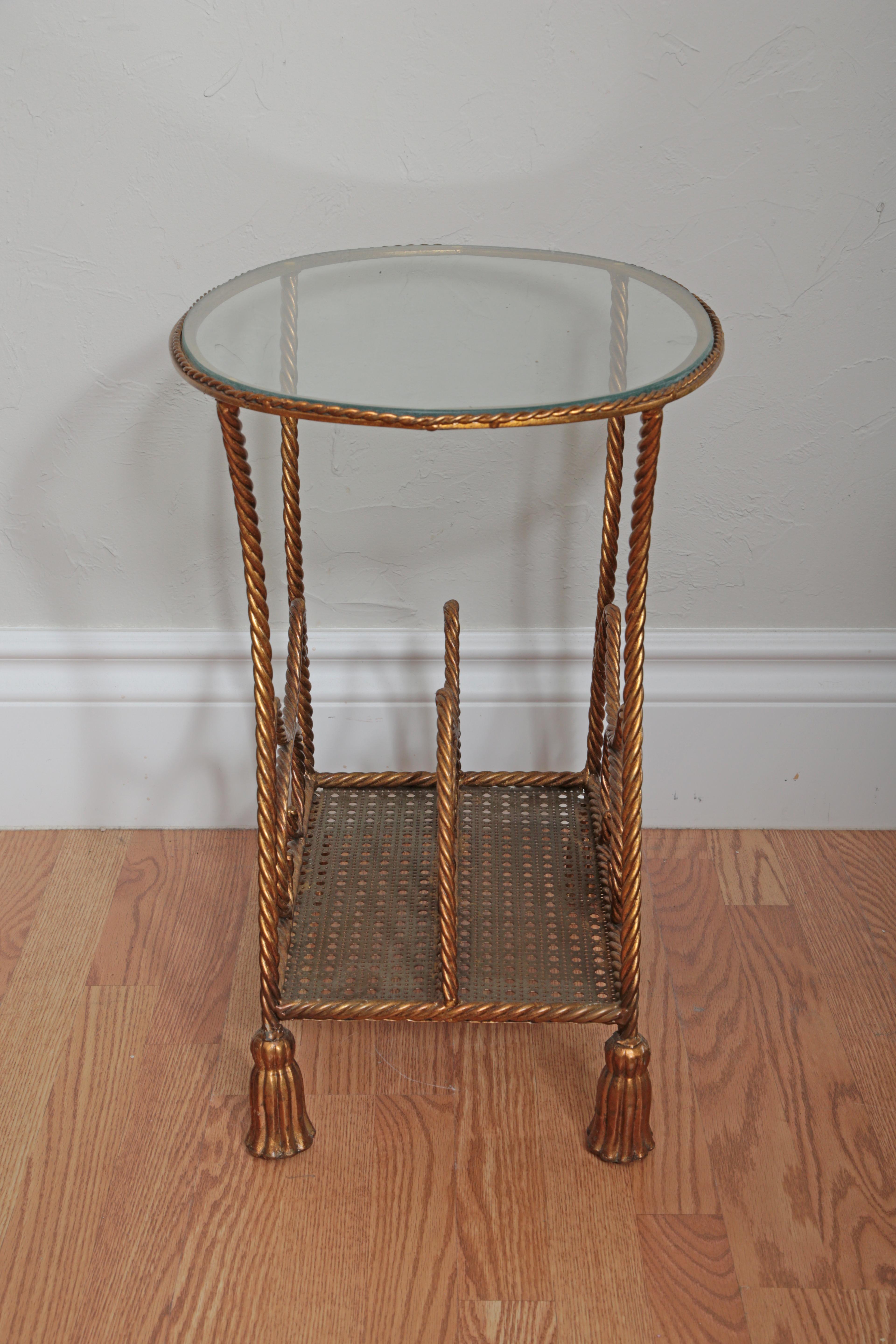 Italian Gilt Metal Rope and Tassel Magazine Holder Table In Good Condition For Sale In West Palm Beach, FL
