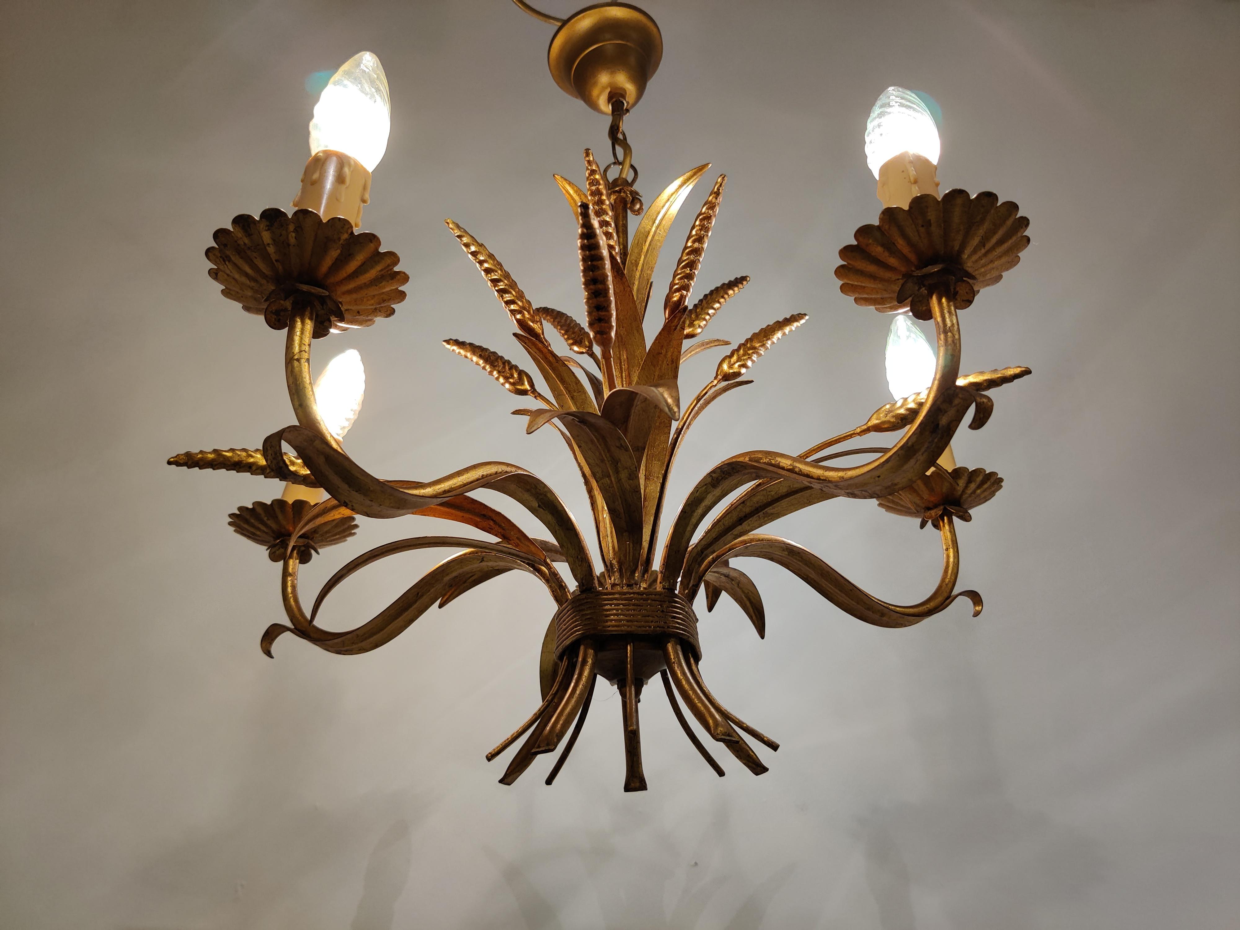 Italian Gilt Metal Sheaf of Wheat Chandelier, 1960s In Good Condition In HEVERLEE, BE