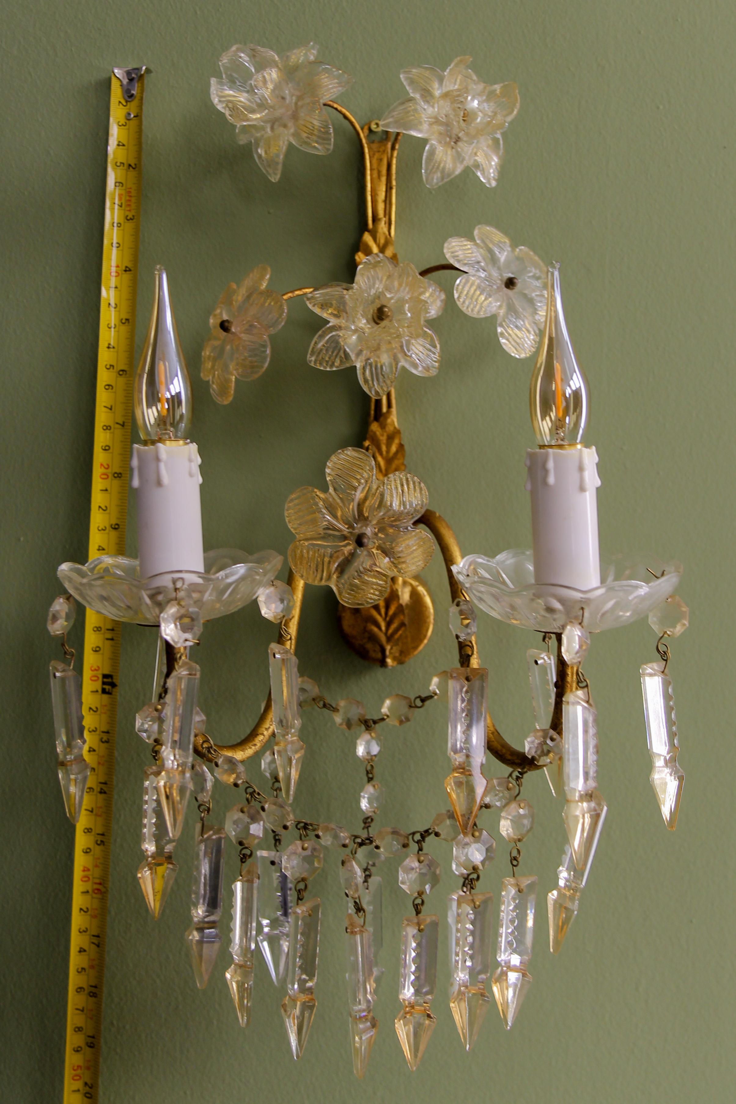 Italian Gilt Metal Two-Light Sconce with Crystal Glass Flowers and Prisms For Sale 13