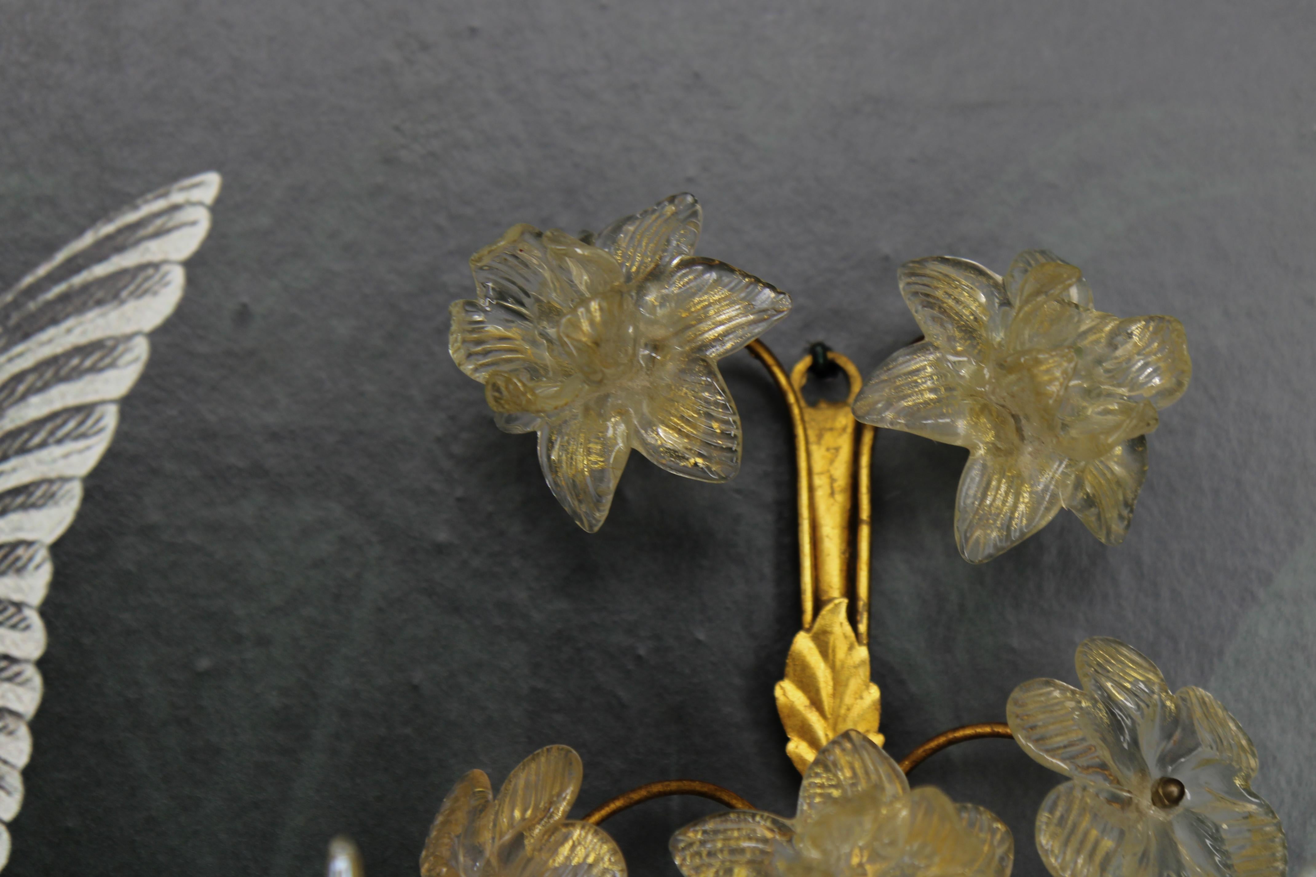Late 20th Century Italian Gilt Metal Two-Light Sconce with Crystal Glass Flowers and Prisms For Sale