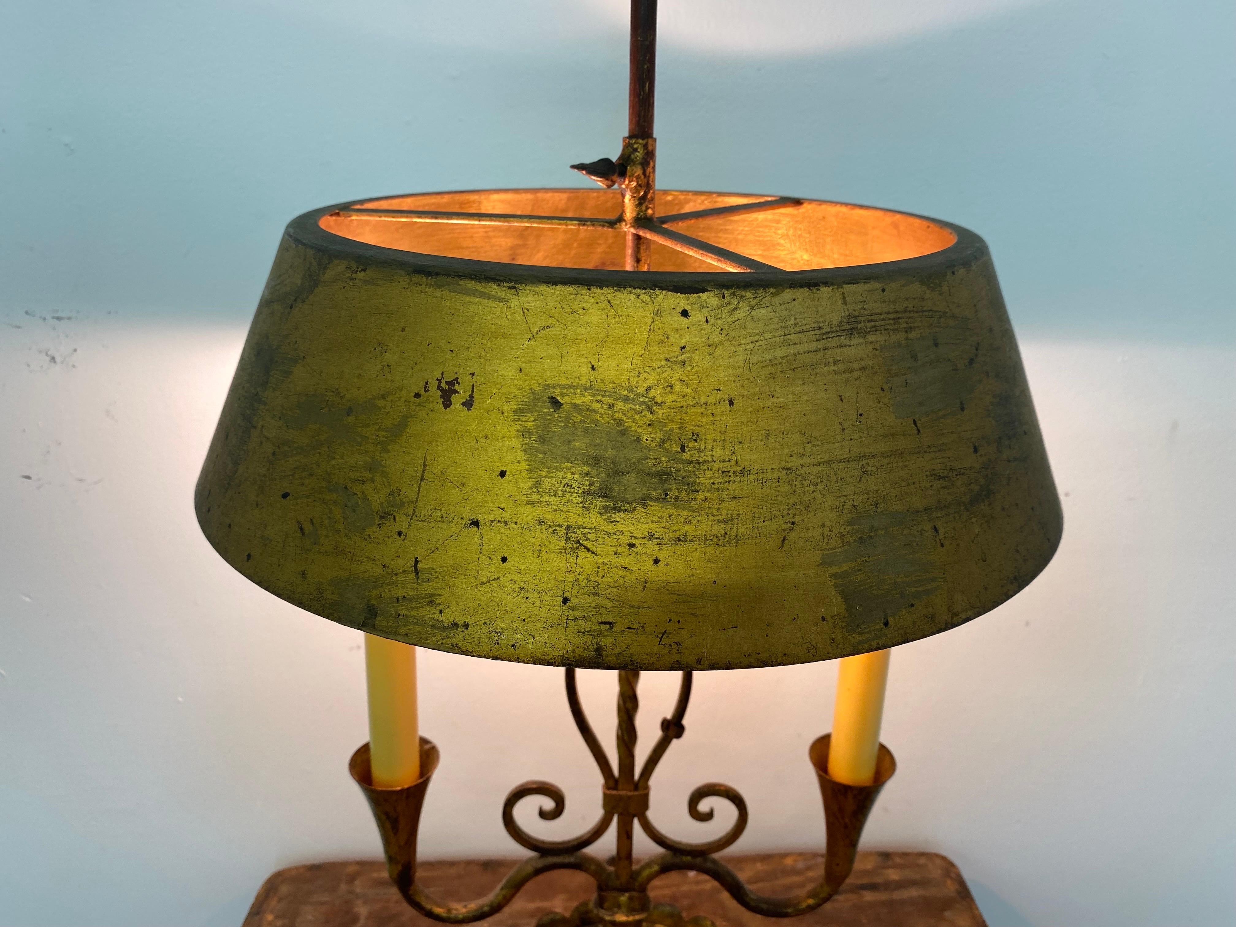 1960's Italian Table Lamp, Gilt finish over metal Hollywood Regency For Sale 9
