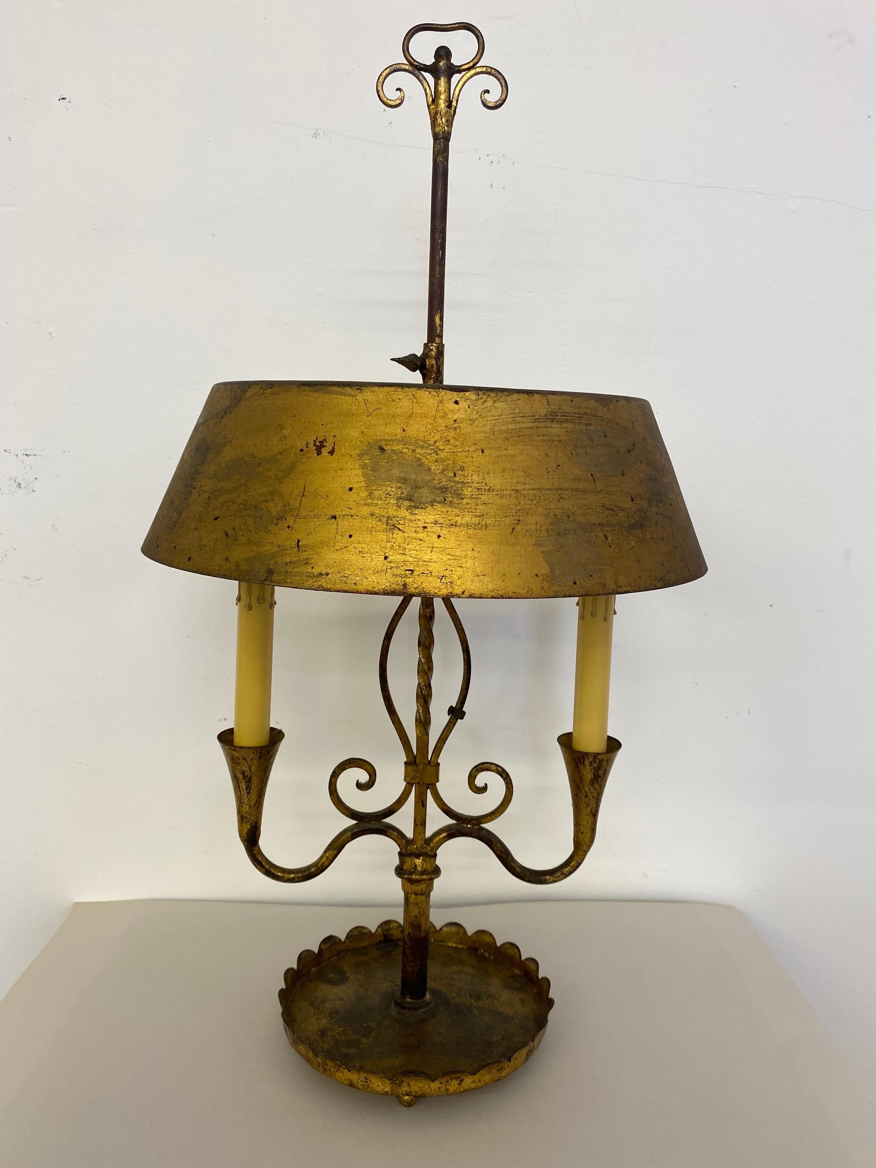 European 1960's Italian Table Lamp, Gilt finish over metal Hollywood Regency For Sale