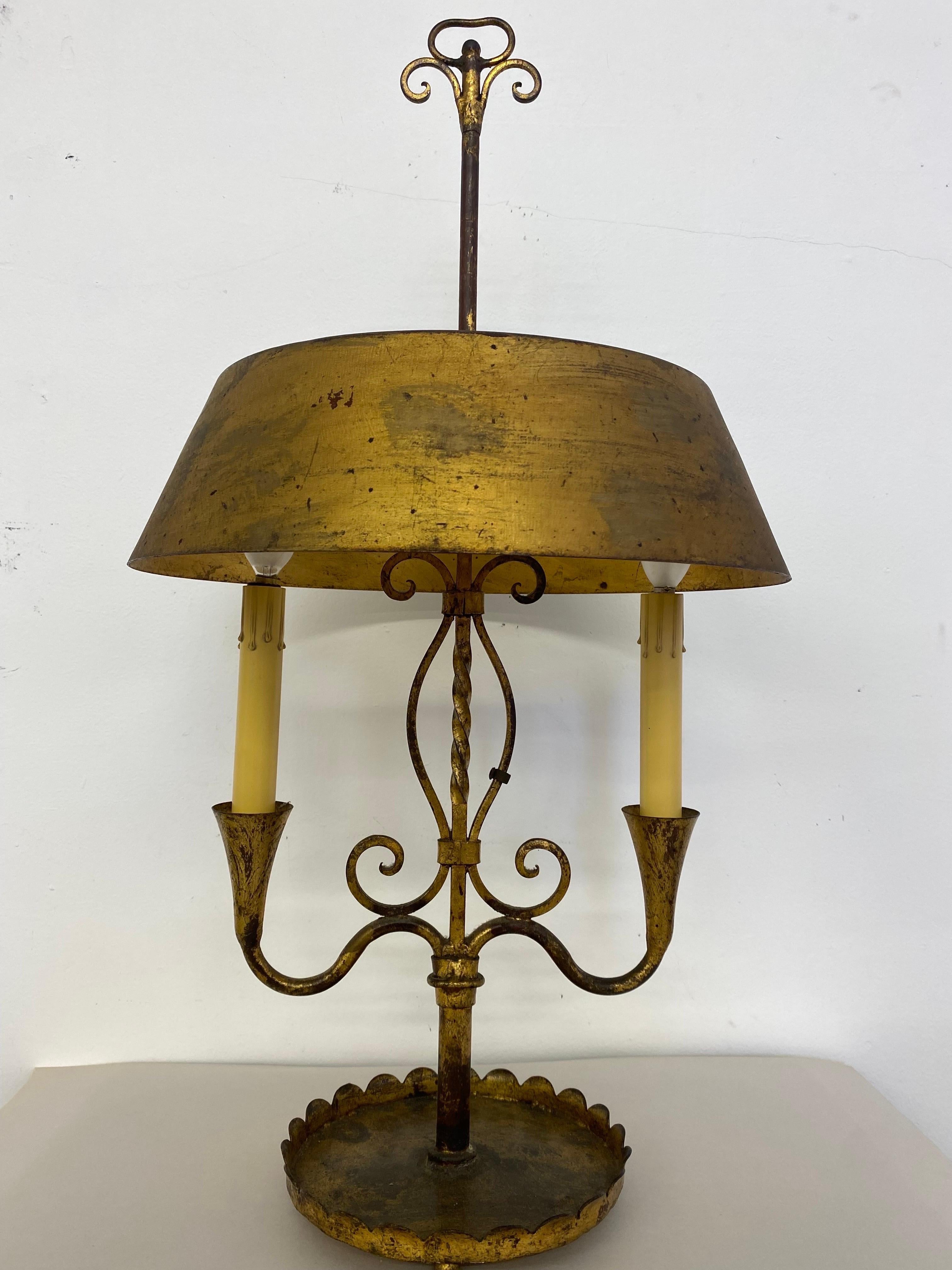 1960's Italian Table Lamp, Gilt finish over metal Hollywood Regency In Good Condition For Sale In Philadelphia, PA