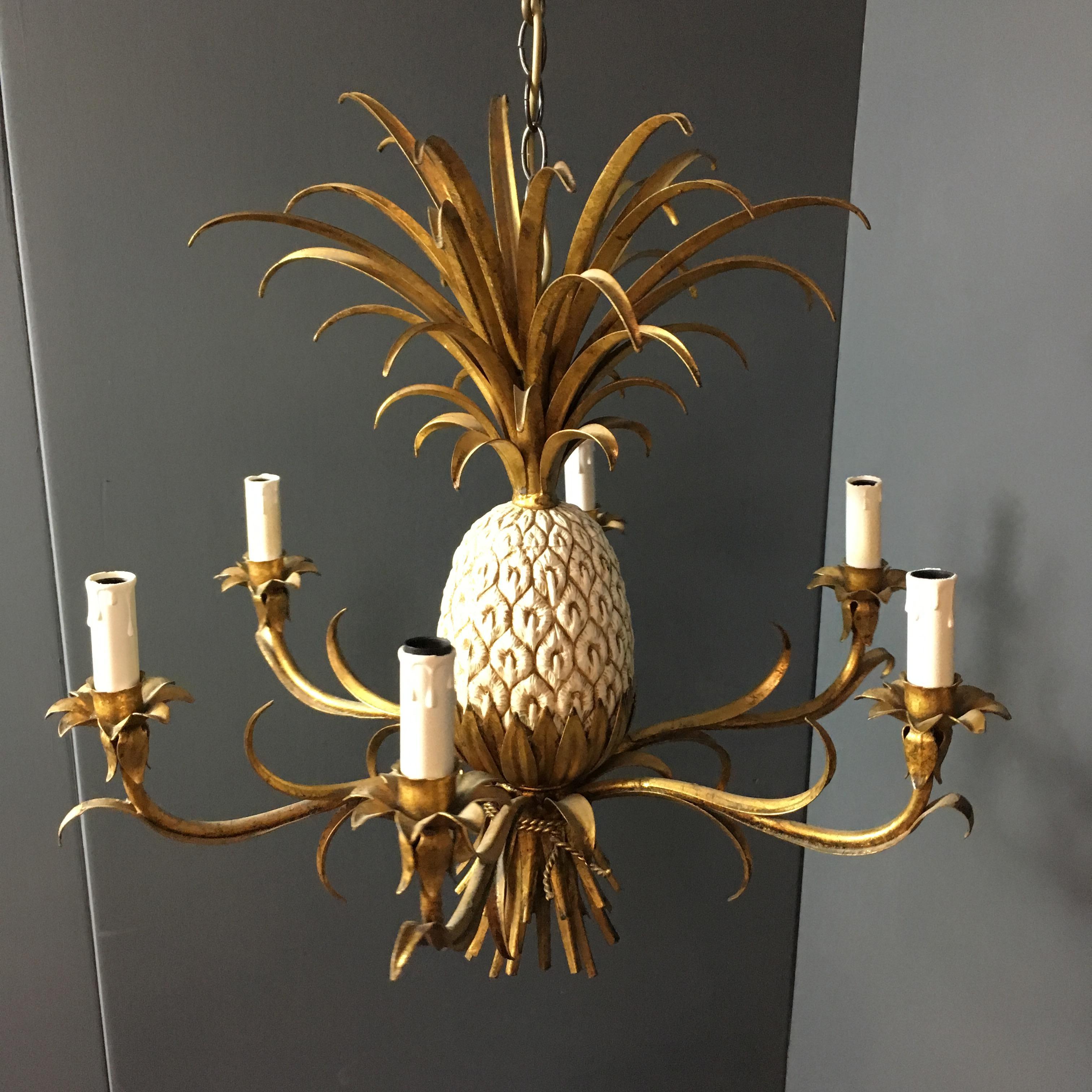 Italian Gilt Pineapple Tole Chandelier, circa 1950s 6
