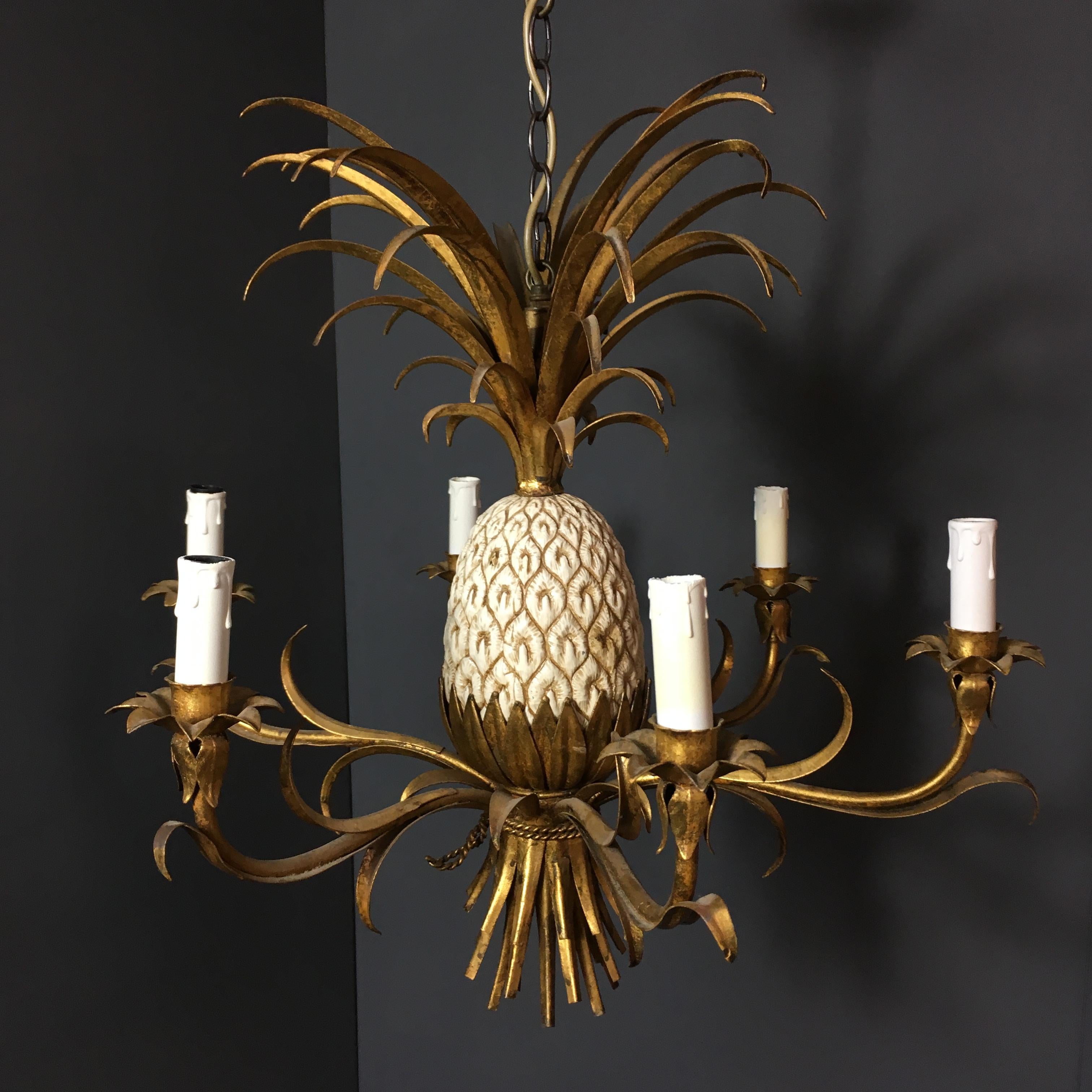 Italian Gilt Pineapple Tole Chandelier, circa 1950s 10