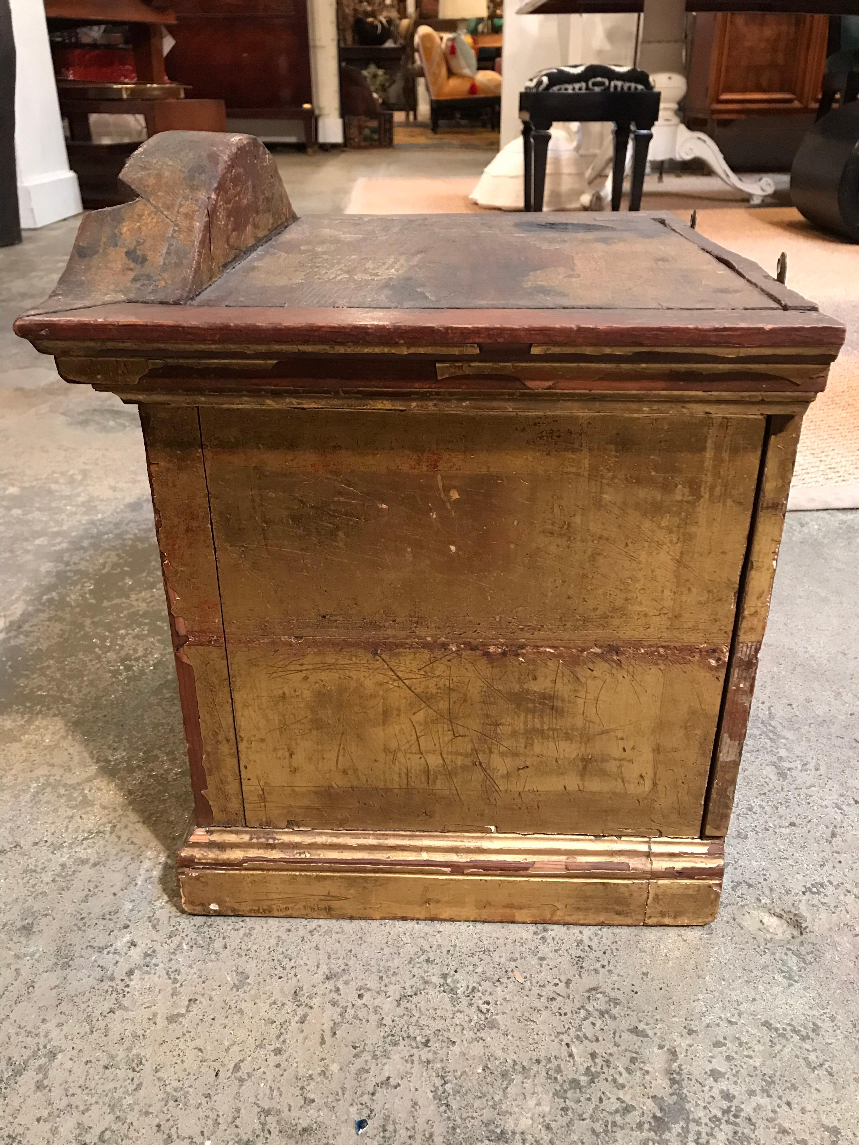 Italian Gilt Reliquary Box In Fair Condition For Sale In Dallas, TX