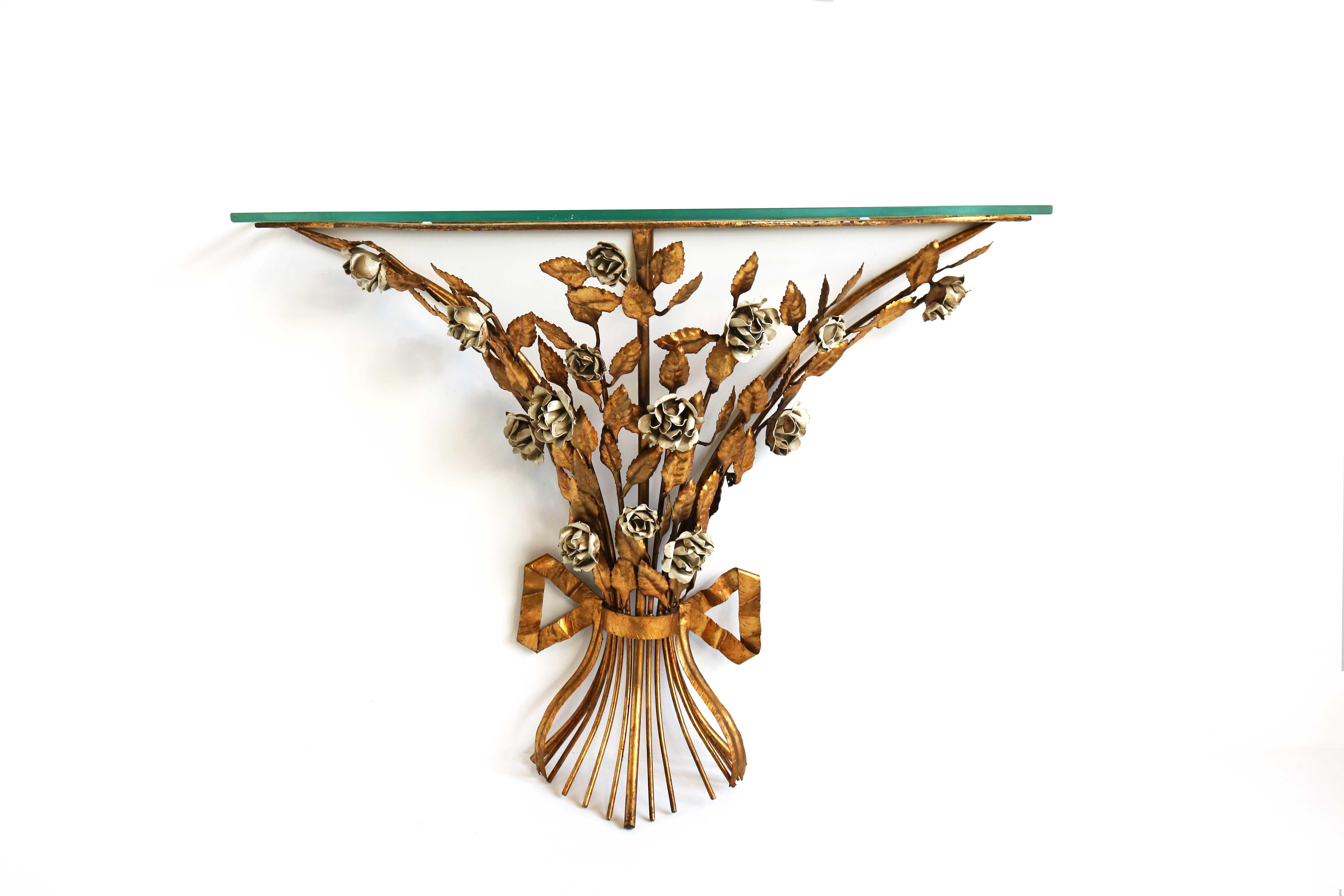 Consolle dorata italiana con fiori fiorentini 'Rose', tavolo da parete in stile Hollywood Regency, tavolino vintage in metallo con fiori, anni '60 Nello stile di Hans Kögl,

Bellissima consolle fiorentina dorata, molto romantica, in stile