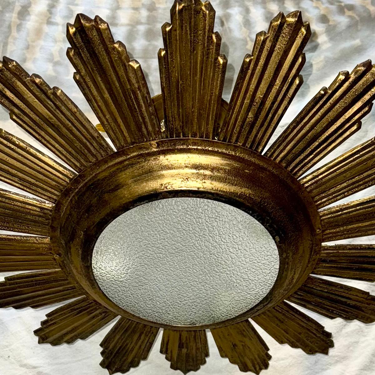 Italienische vergoldete Sonnenschliff-Leuchte im Angebot 2