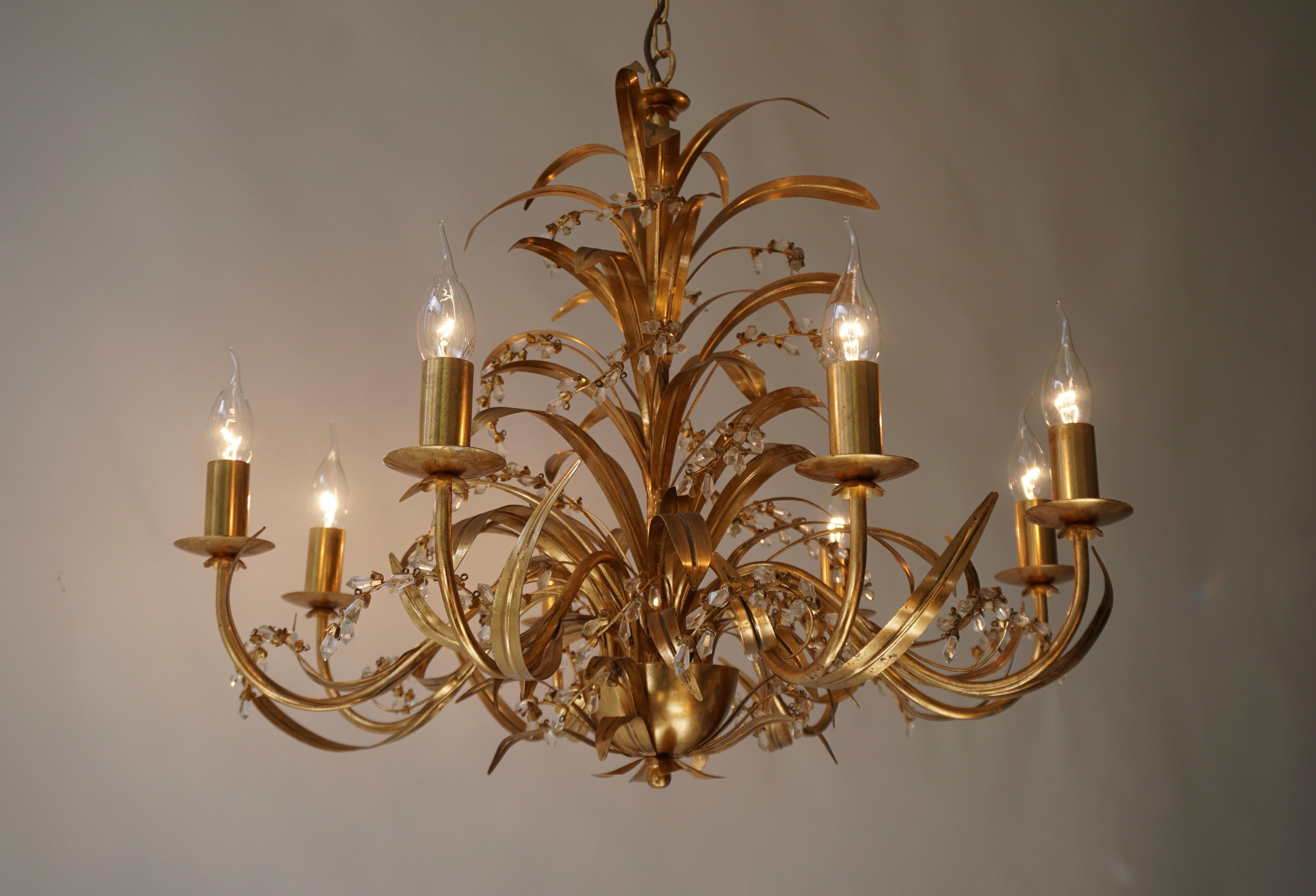 Italian Gilt Tole and Crystal Palm Frond Chandelier In Good Condition For Sale In Antwerp, BE