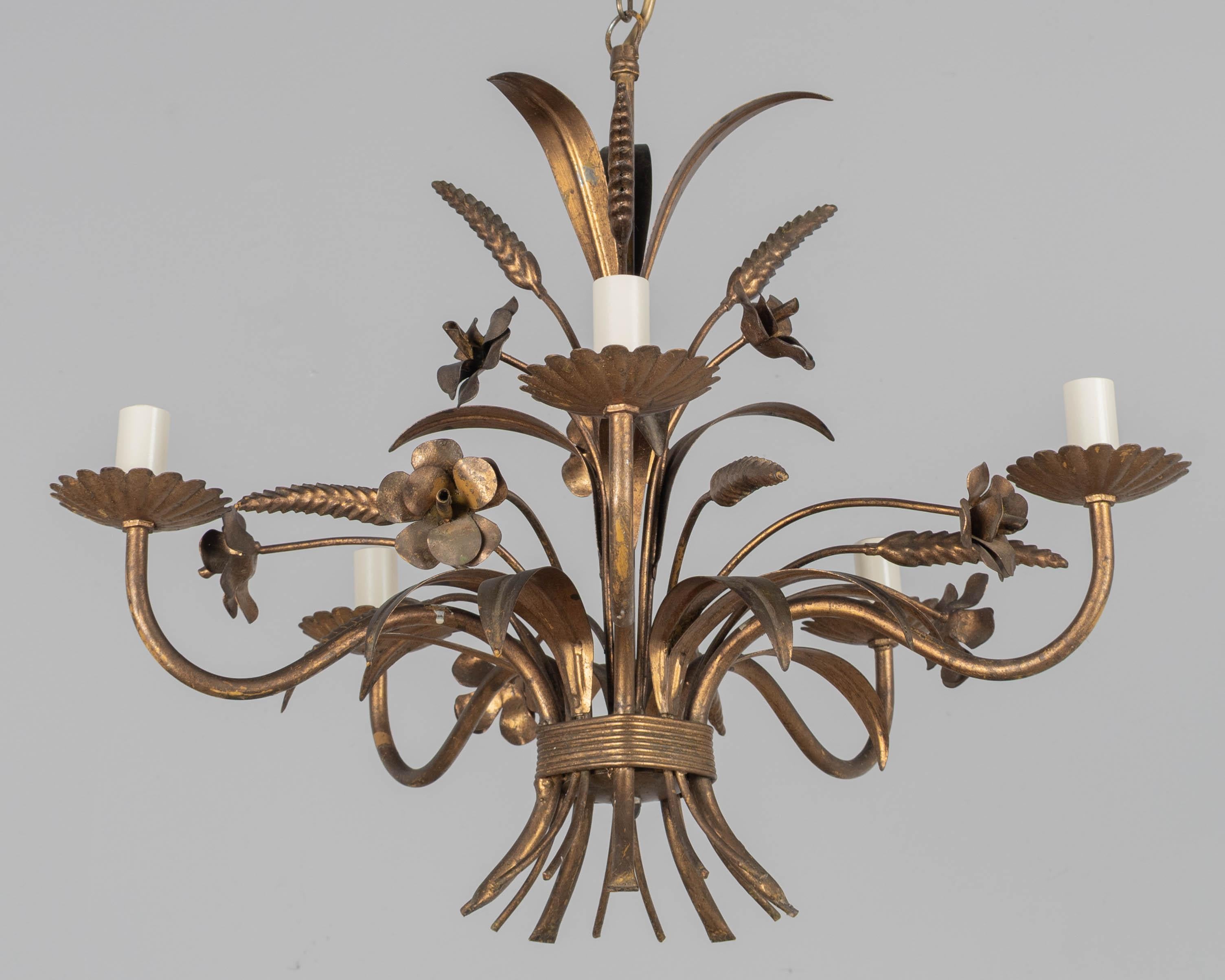 Italian Gilt Tôle Chandelier For Sale 4