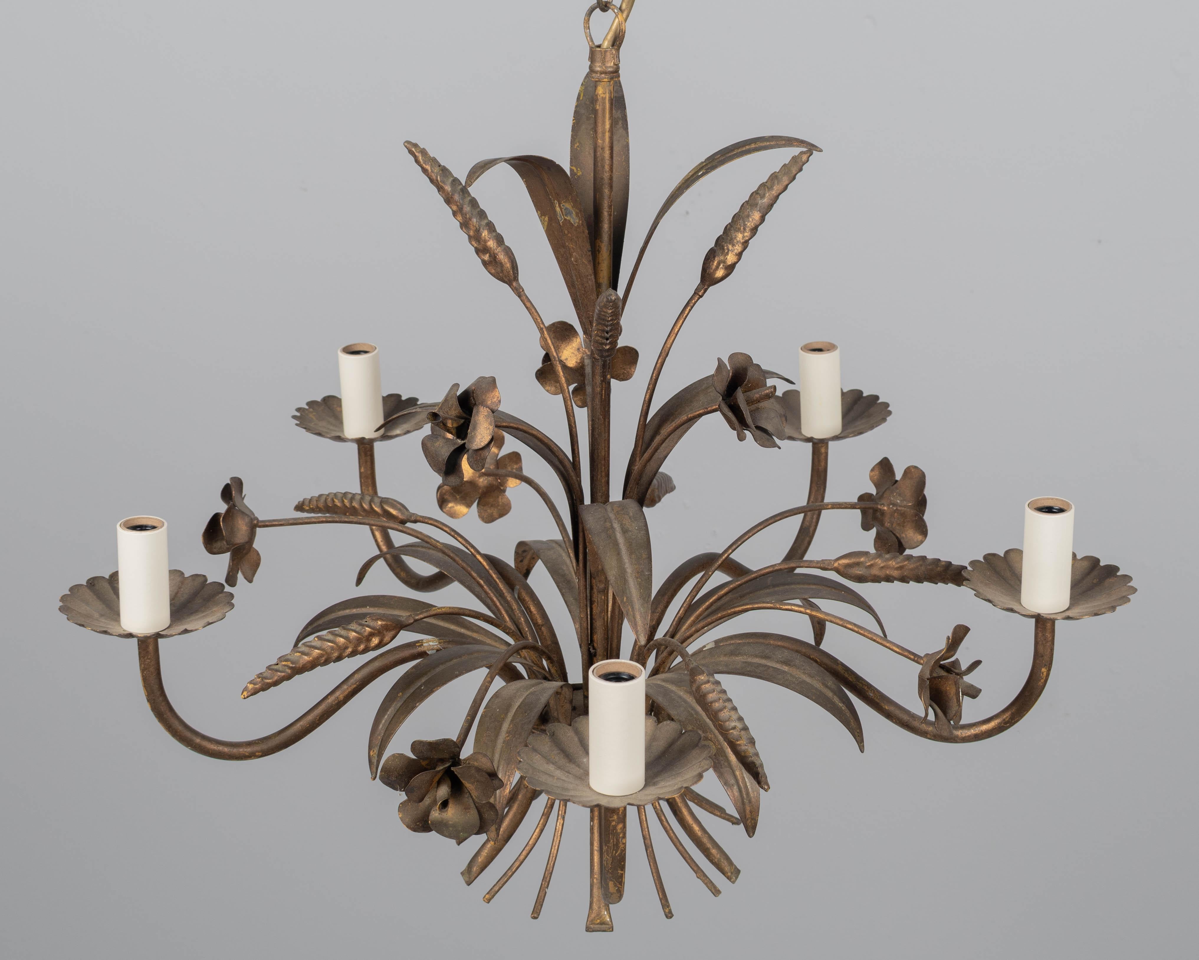 Italian Gilt Tôle Chandelier For Sale 5