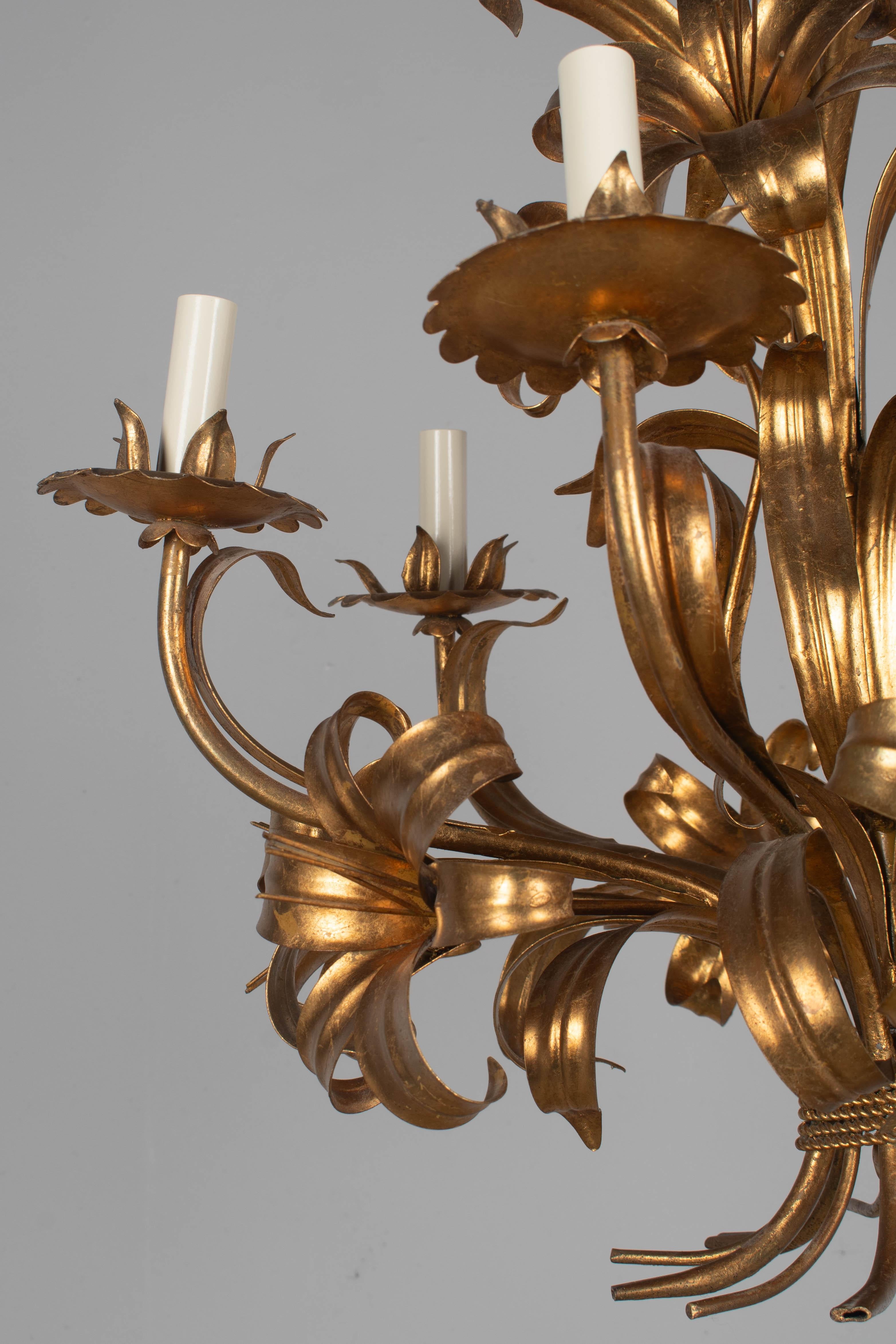 Italian Gilt Tôle Chandelier in vendita 5