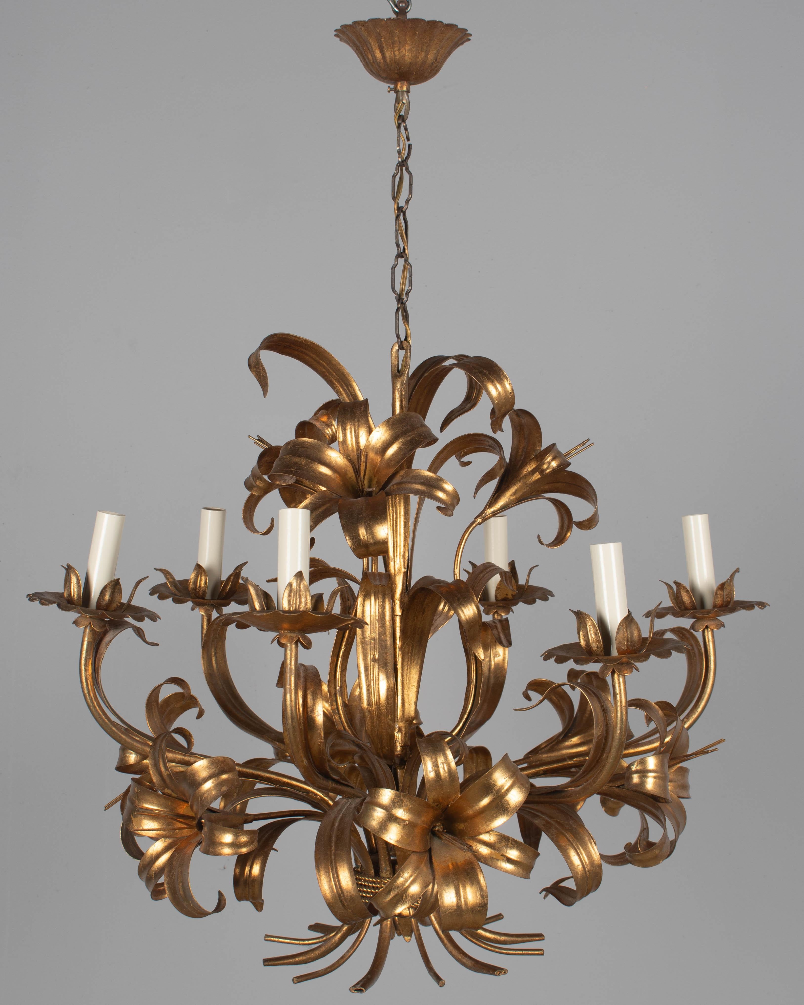 Italiano Italian Gilt Tôle Chandelier in vendita