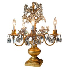 Lampe de table candélabre italienne en tôle dorée avec fleurs en cristal