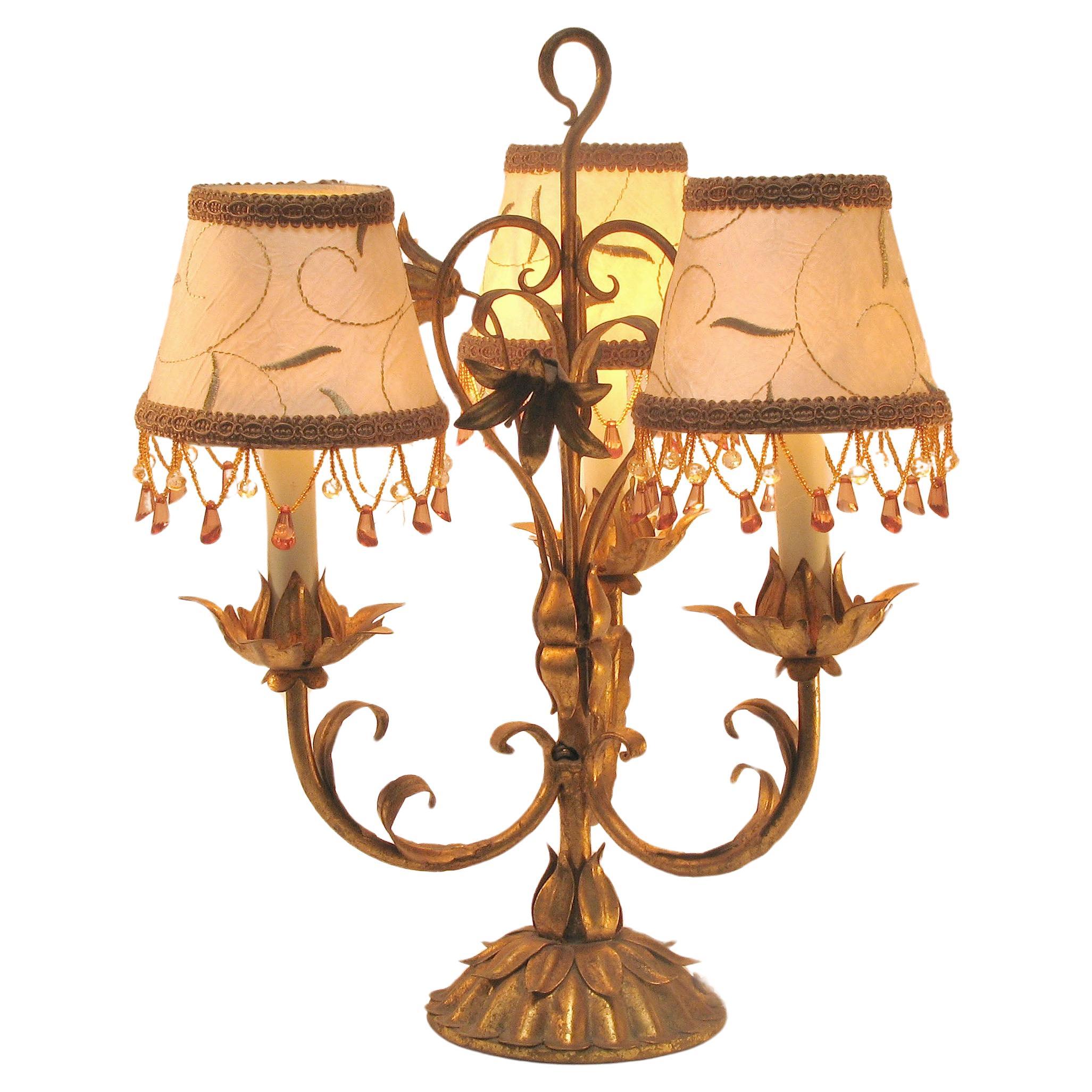 Candelabro a tre luci in legno dorato italiano, circa 1960. in vendita