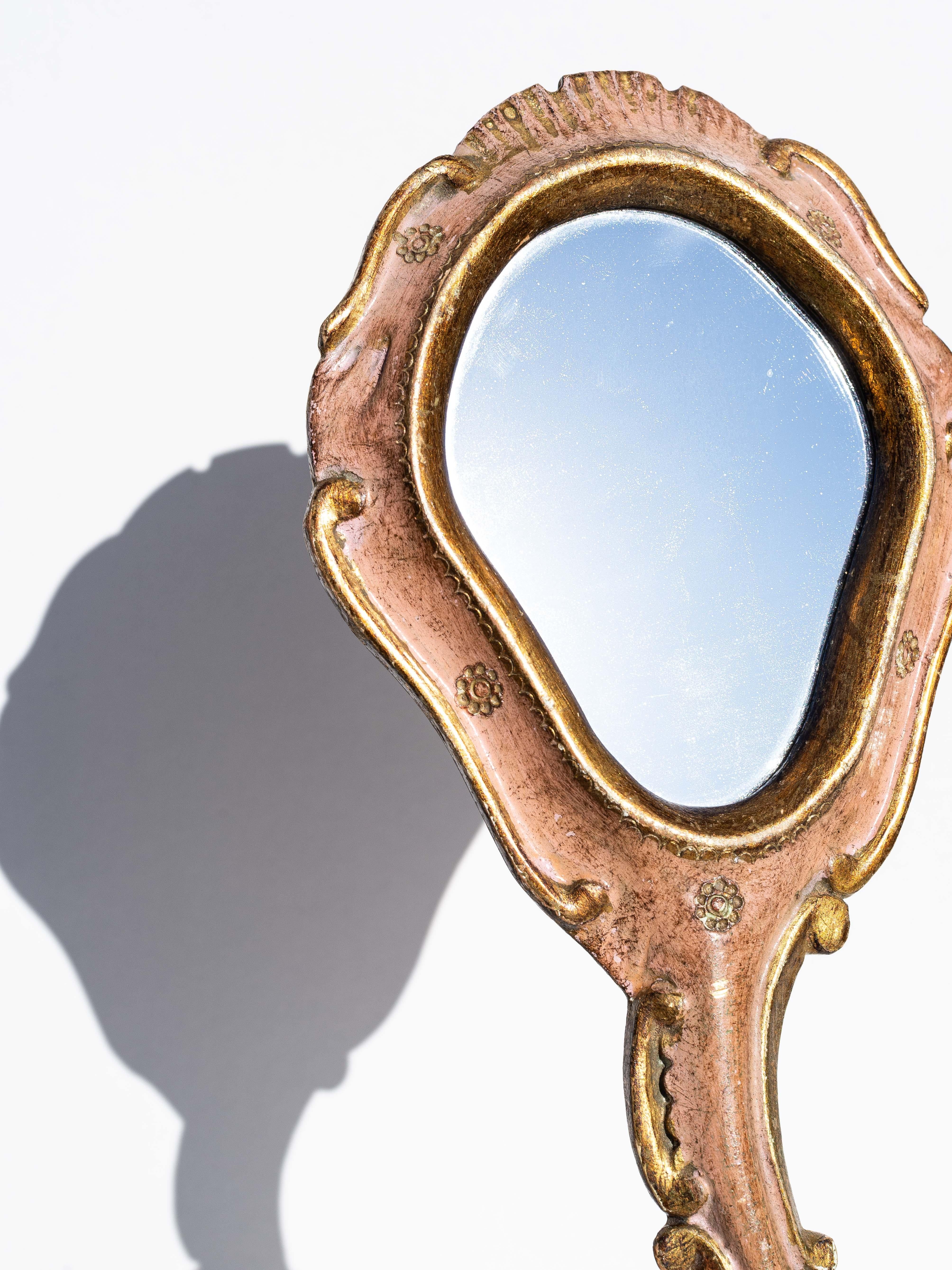 Miroir à main vénitien doré - Miroir de courtoisie Florentine - Italie 1940s en vente 2