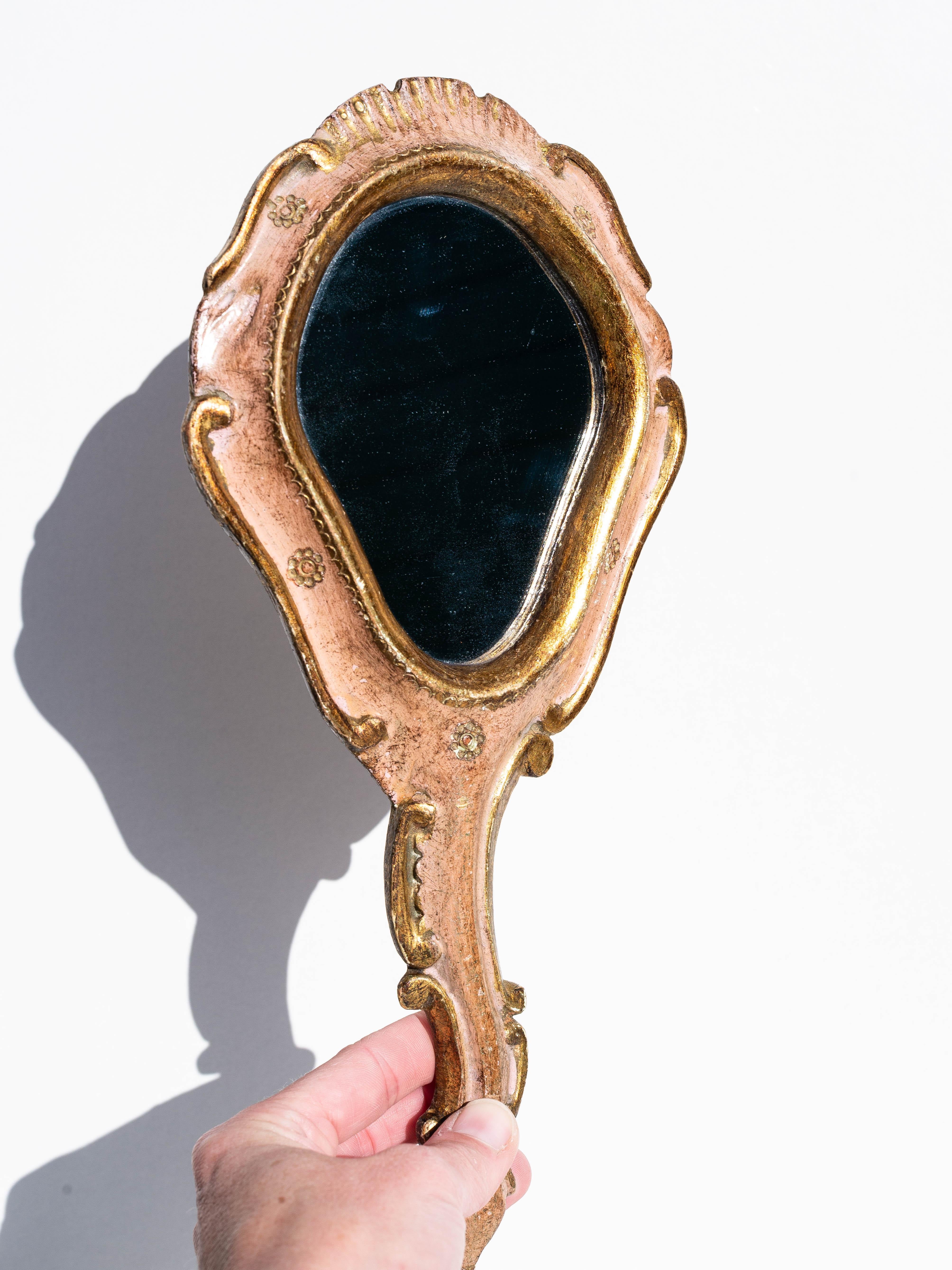 Verre Miroir à main vénitien doré - Miroir de courtoisie Florentine - Italie 1940s en vente