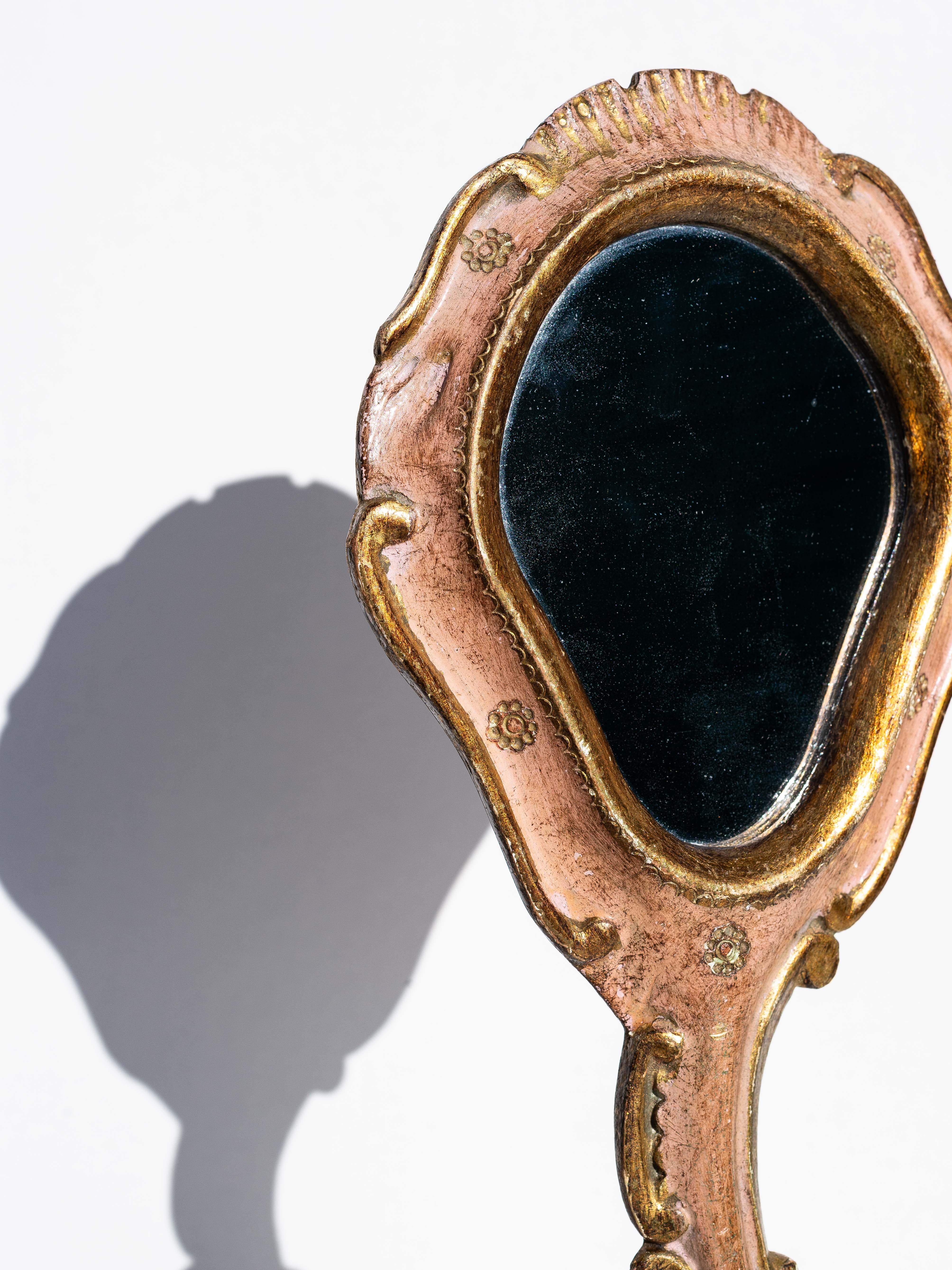 Miroir à main vénitien doré - Miroir de courtoisie Florentine - Italie 1940s en vente 1