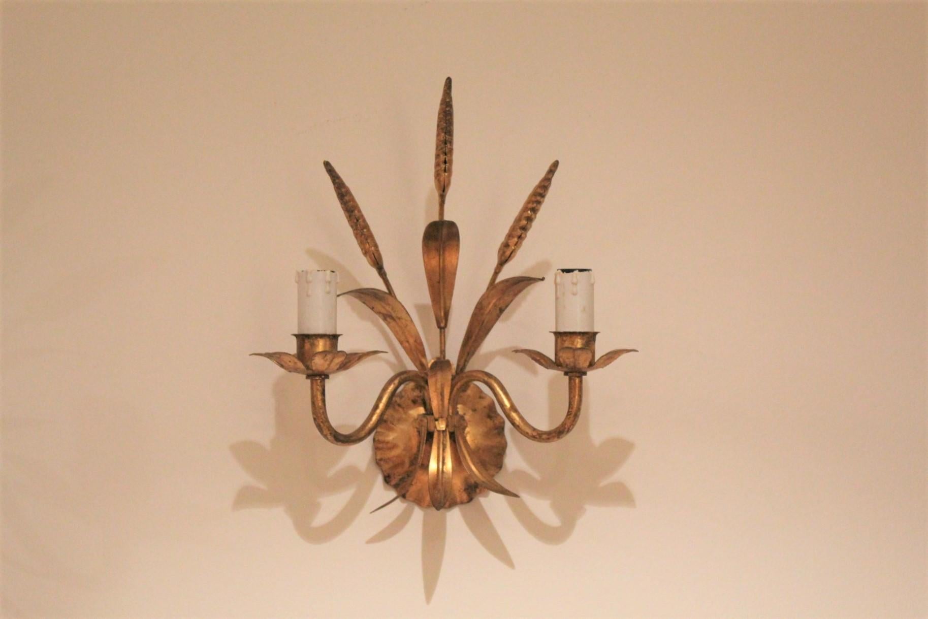 Set of 8 gilt metal wall lights with wheat-sheaf design
All rewired and fully tested
4 doubles 10