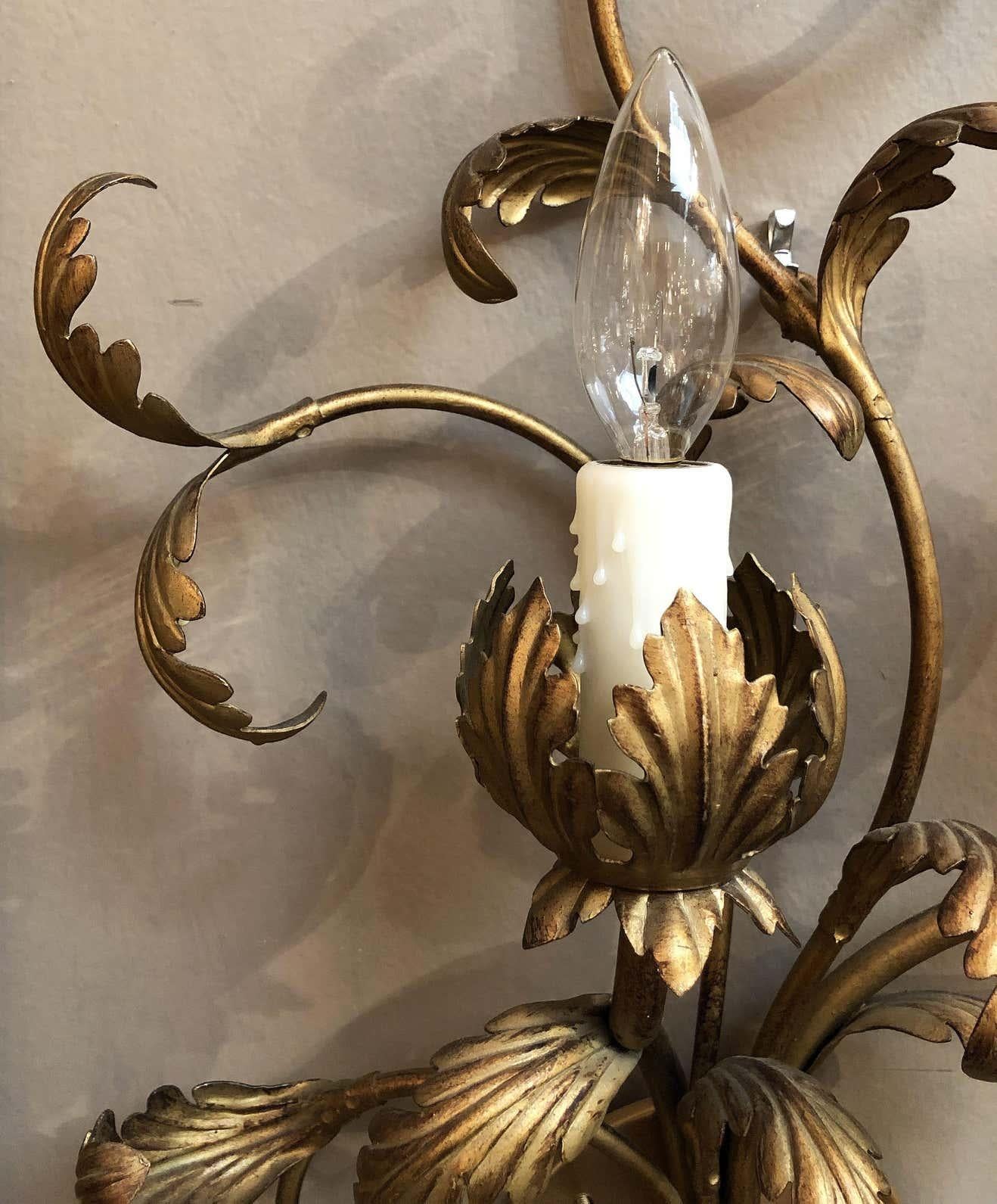 Italian Gilt Wall Light or Sconce with Vine or Leaf Design For Sale 3