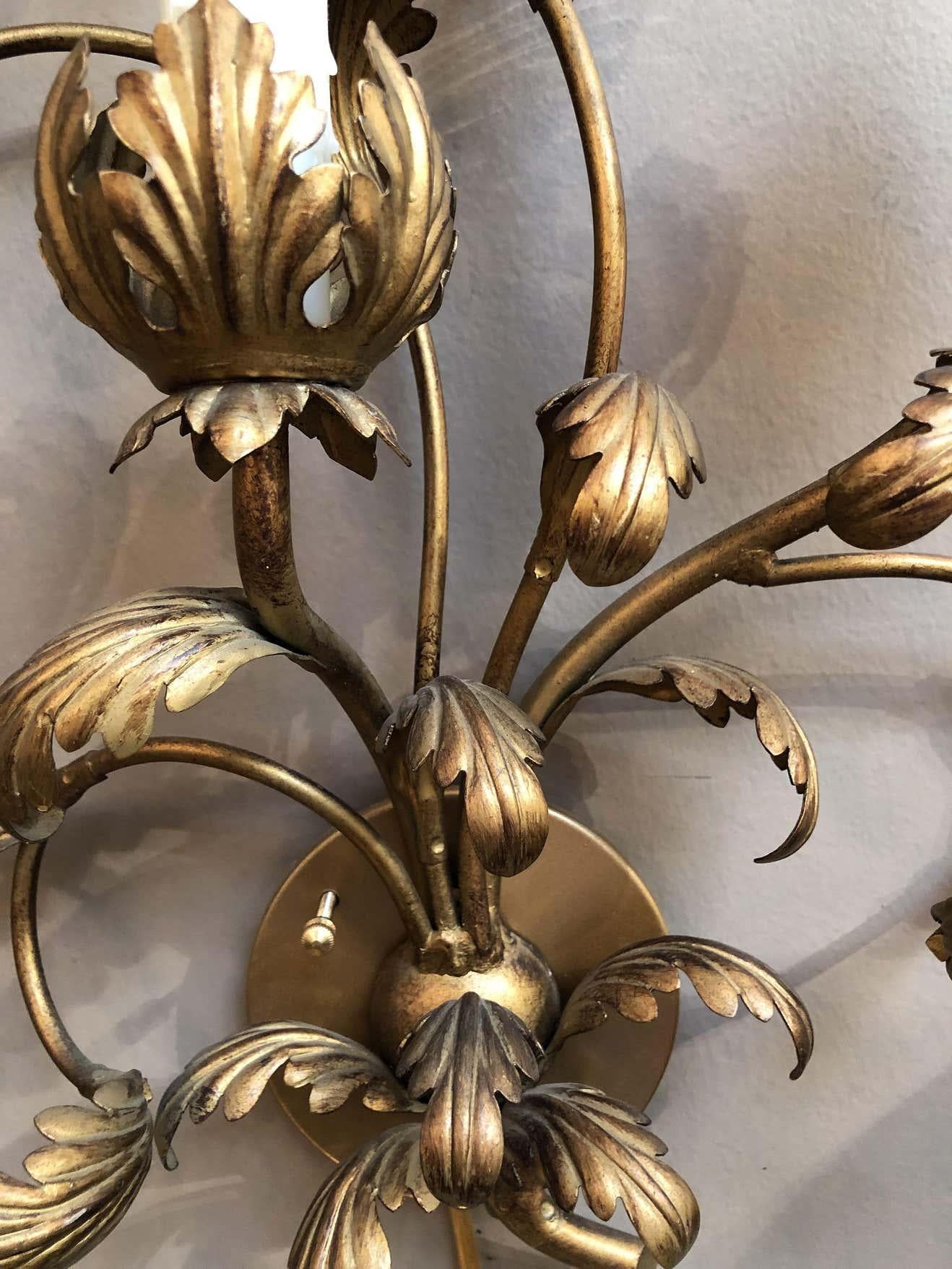 Italian Gilt Wall Light or Sconce with Vine or Leaf Design For Sale 7