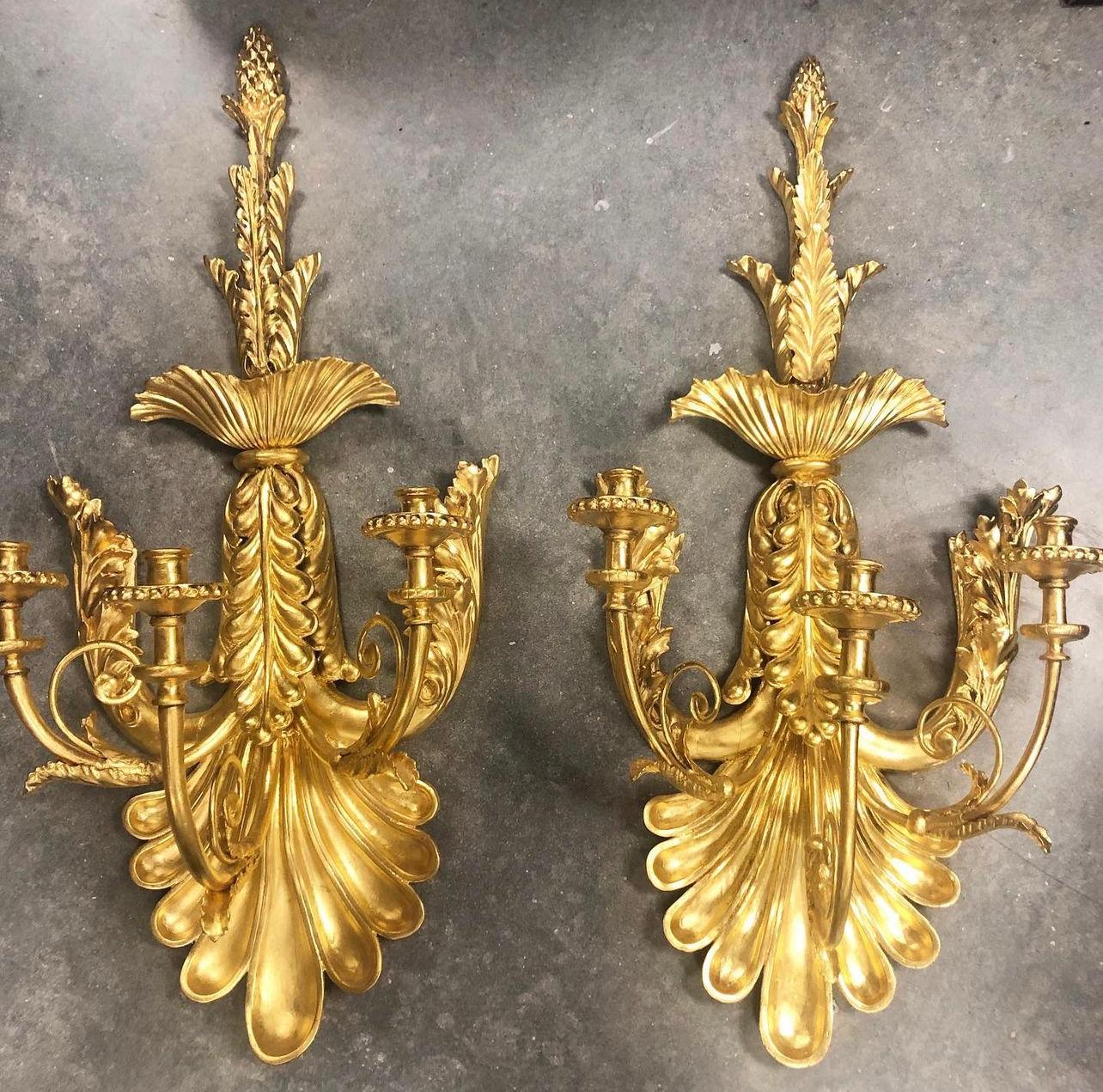 Hand-Carved Italian Gilt Wood and Gesso Wall Sconces For Sale