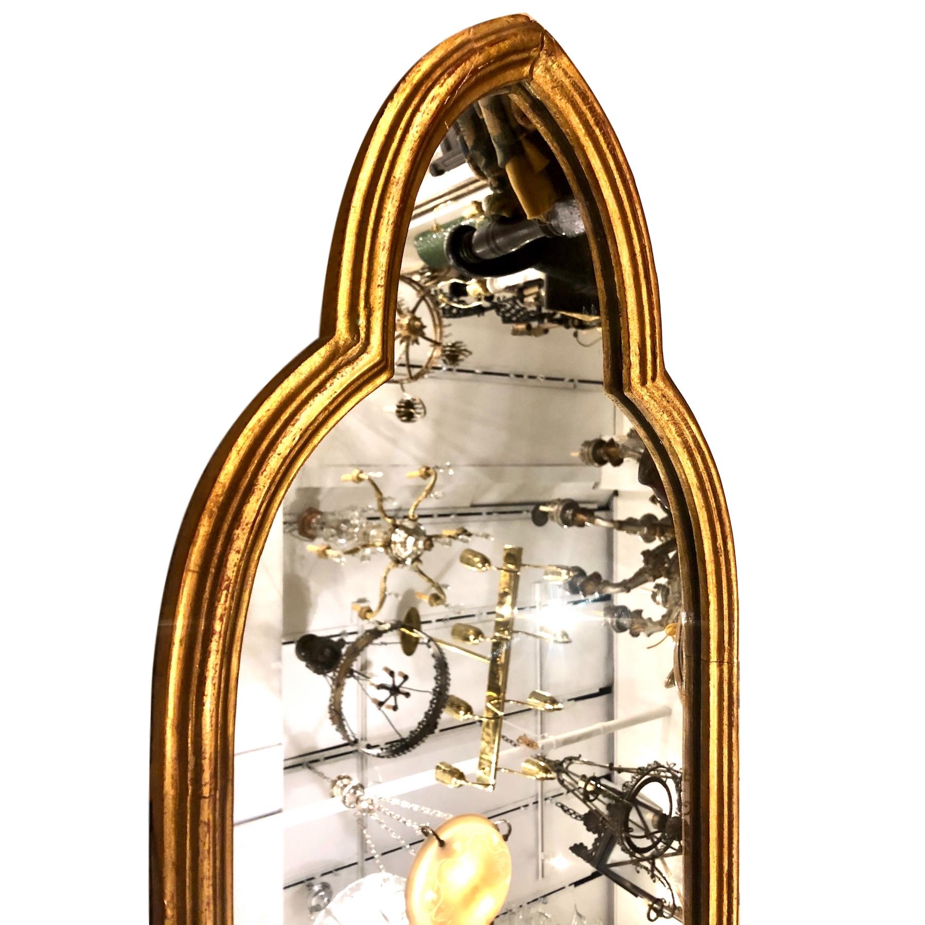 Italian Giltwood Arched Mirror In Good Condition For Sale In New York, NY