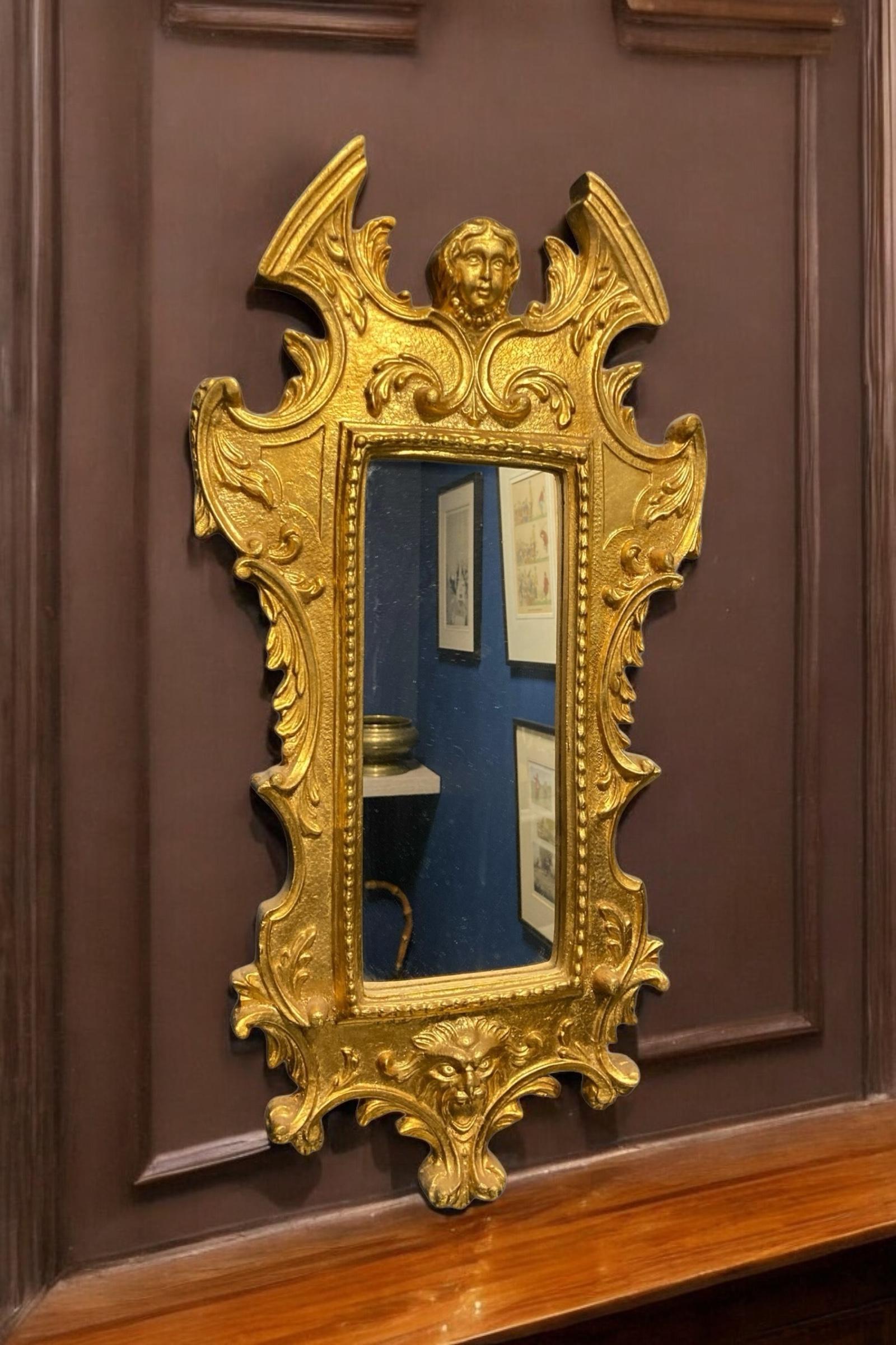 Specchio italiano in legno dorato in stile barocco in vendita 5