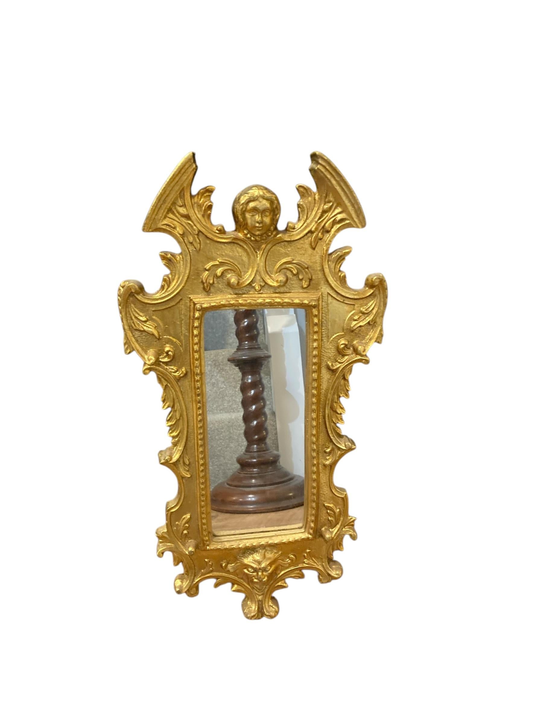 Specchio italiano in legno dorato in stile barocco in vendita 1