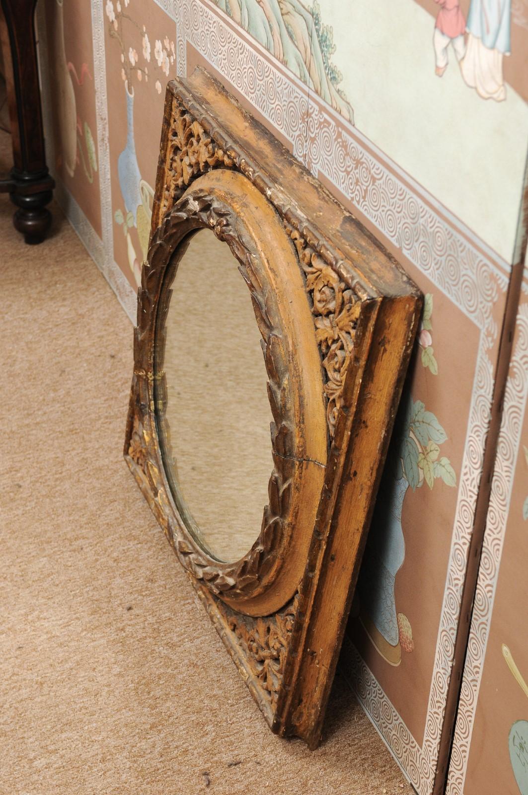 Italian Giltwood Carved Square Frame with Circular Mirror Plate, 19th Century 4